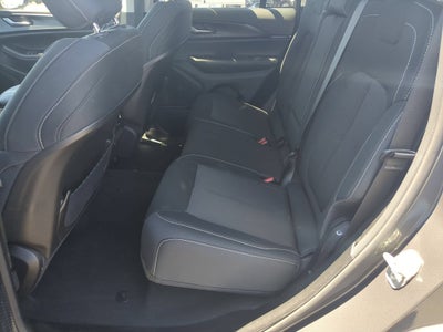 2023 Jeep Grand Cherokee Laredo 4x4