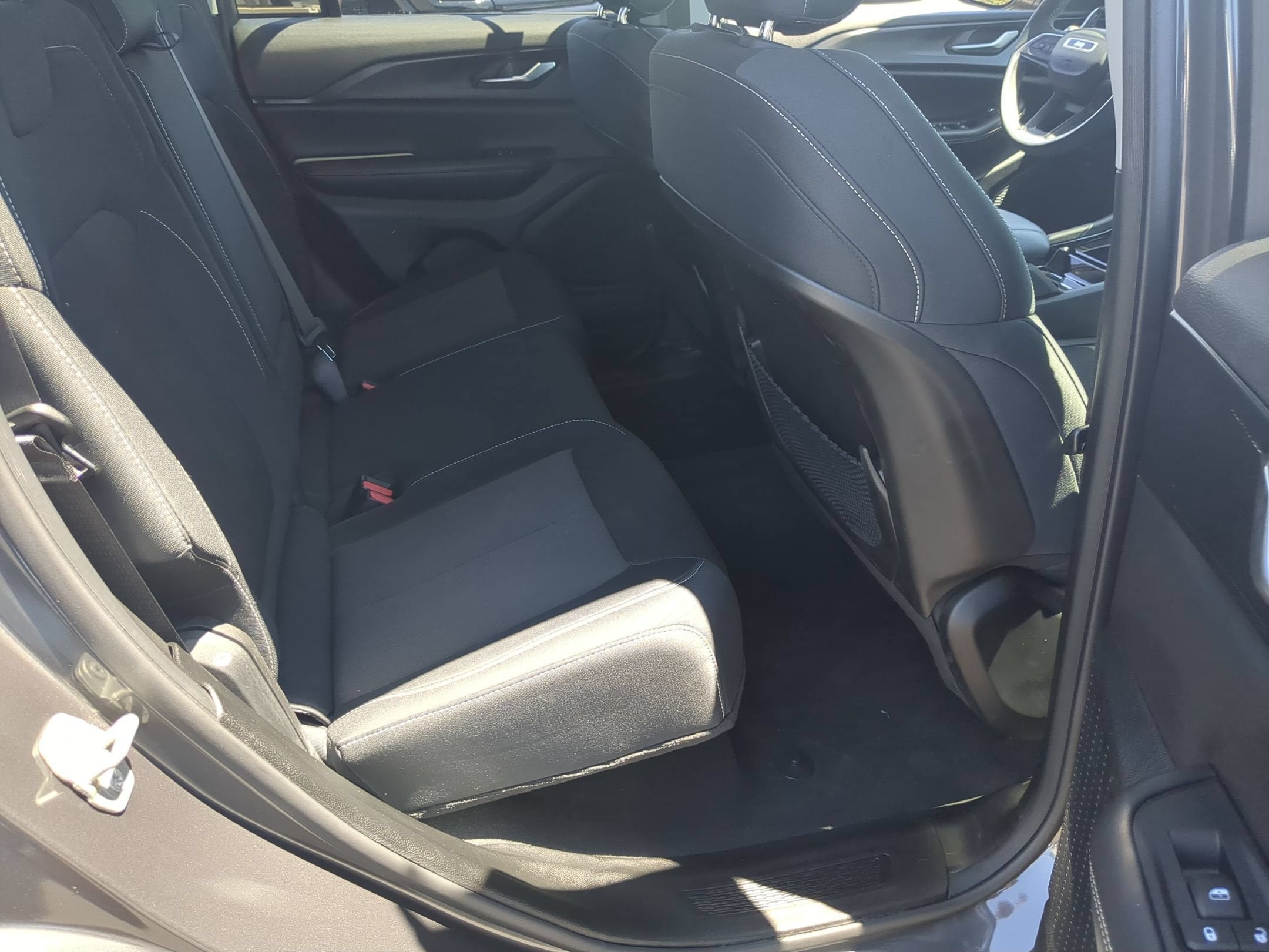2023 Jeep Grand Cherokee Laredo 4x4