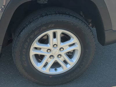 2023 Jeep Grand Cherokee Laredo 4x4