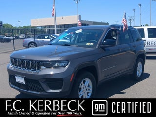 2023 Jeep Grand Cherokee Laredo 4x4