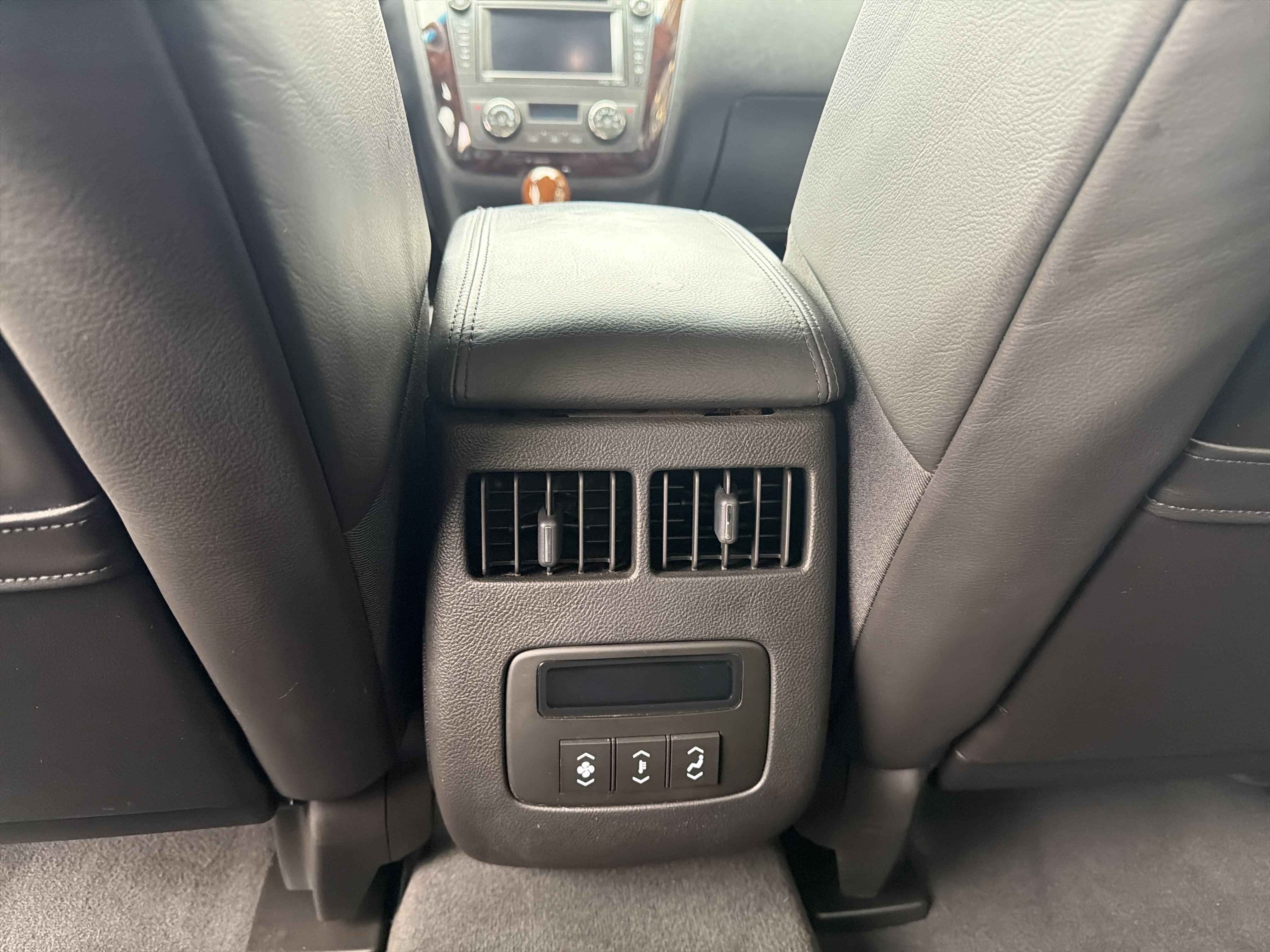 2011 Cadillac DTS Premium Collection