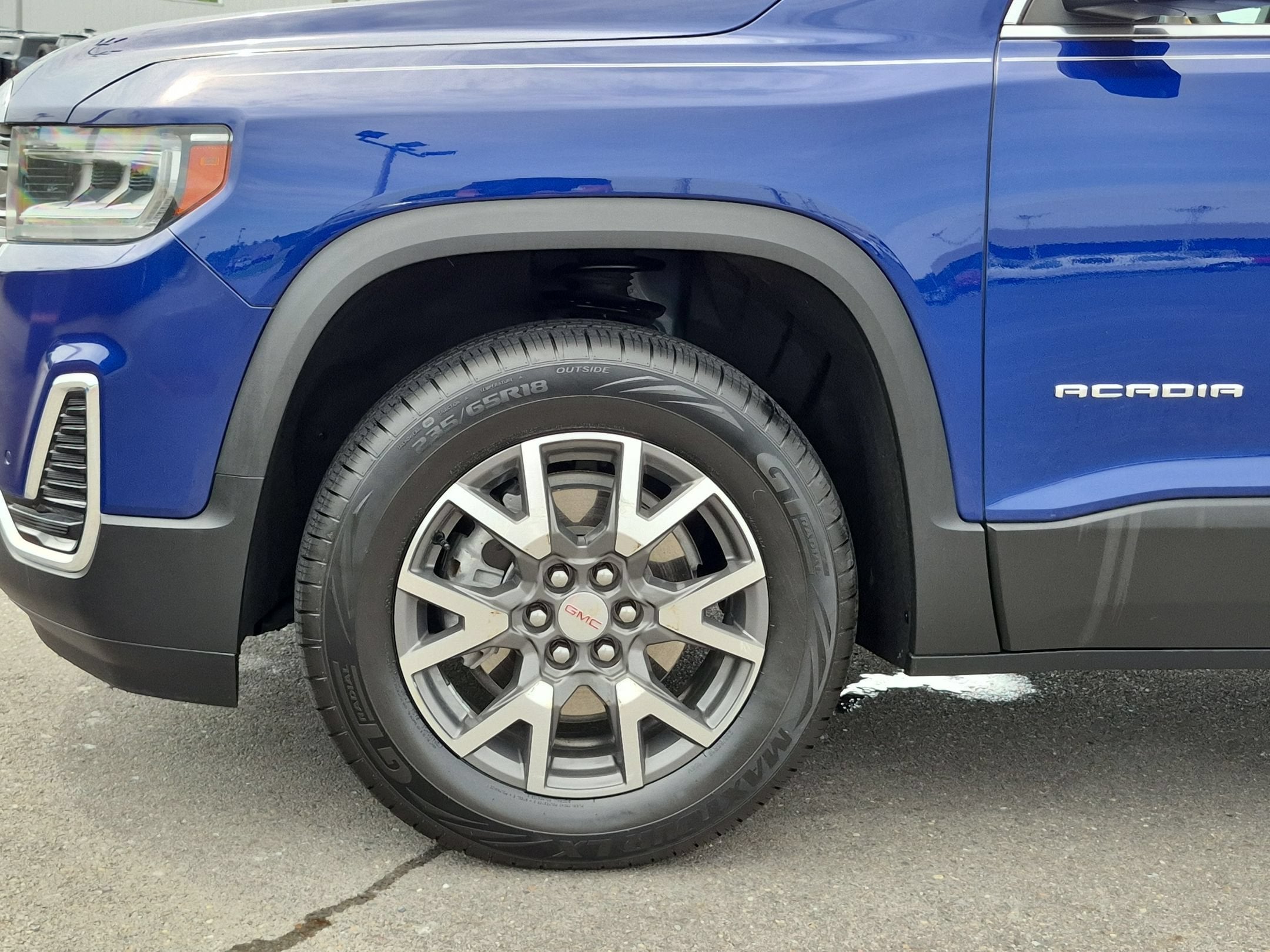 2023 GMC Acadia SLE