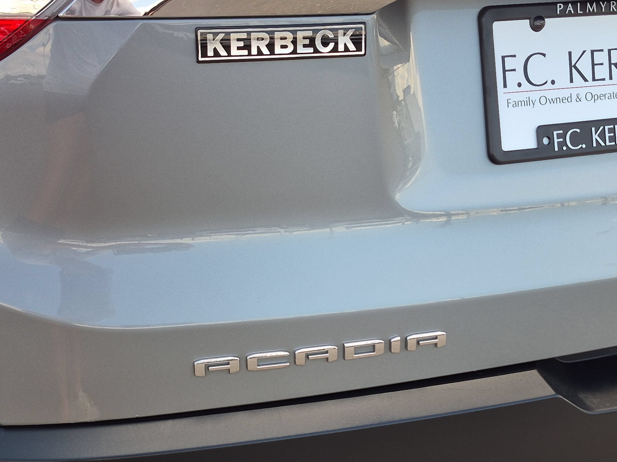 2023 GMC Acadia SLE