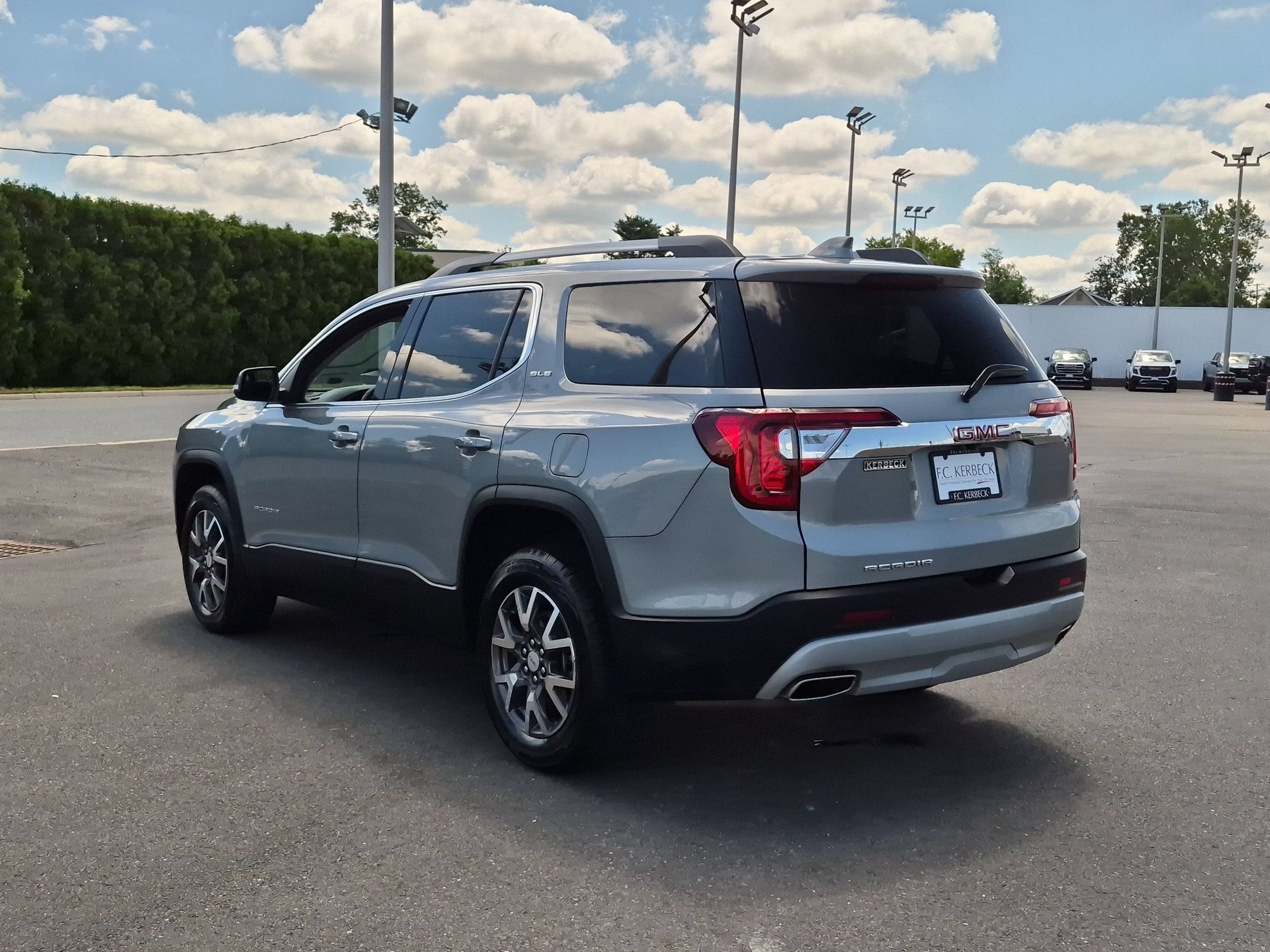2023 GMC Acadia SLE