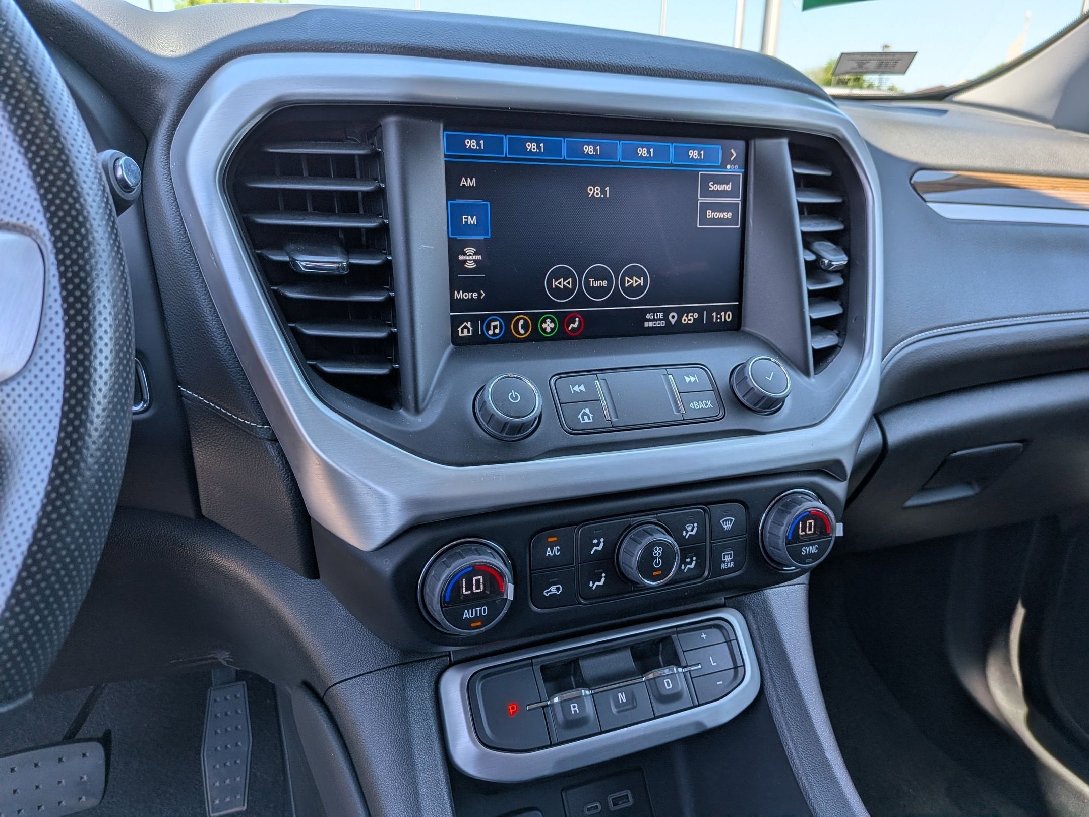 2023 GMC Acadia SLE