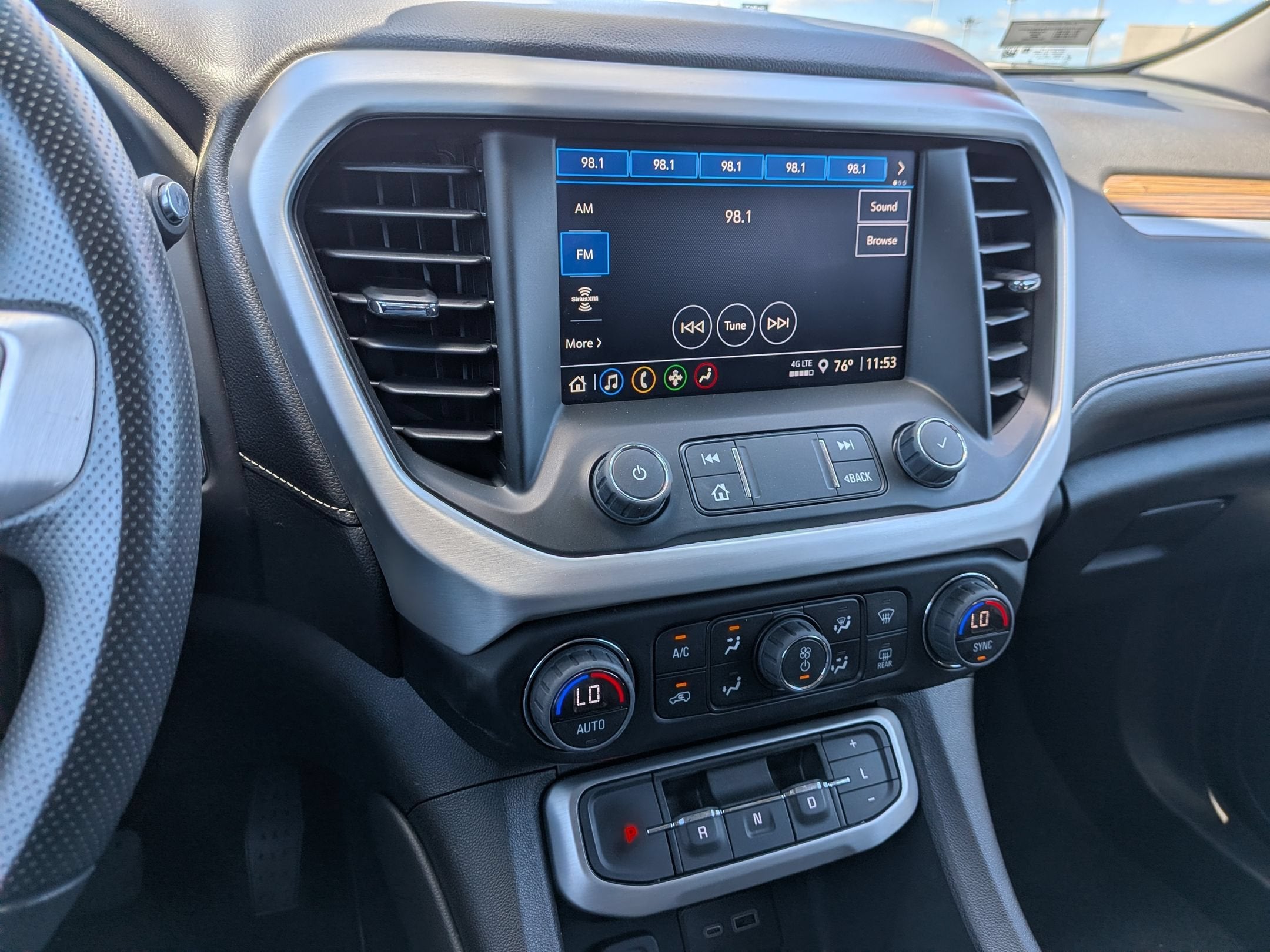 2023 GMC Acadia SLE