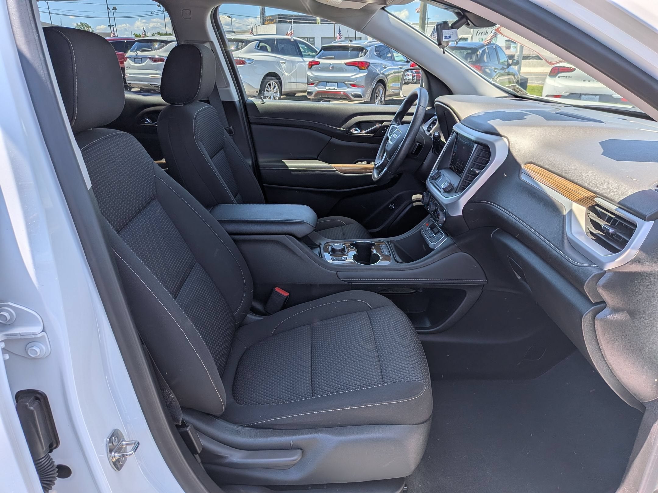 2023 GMC Acadia SLE