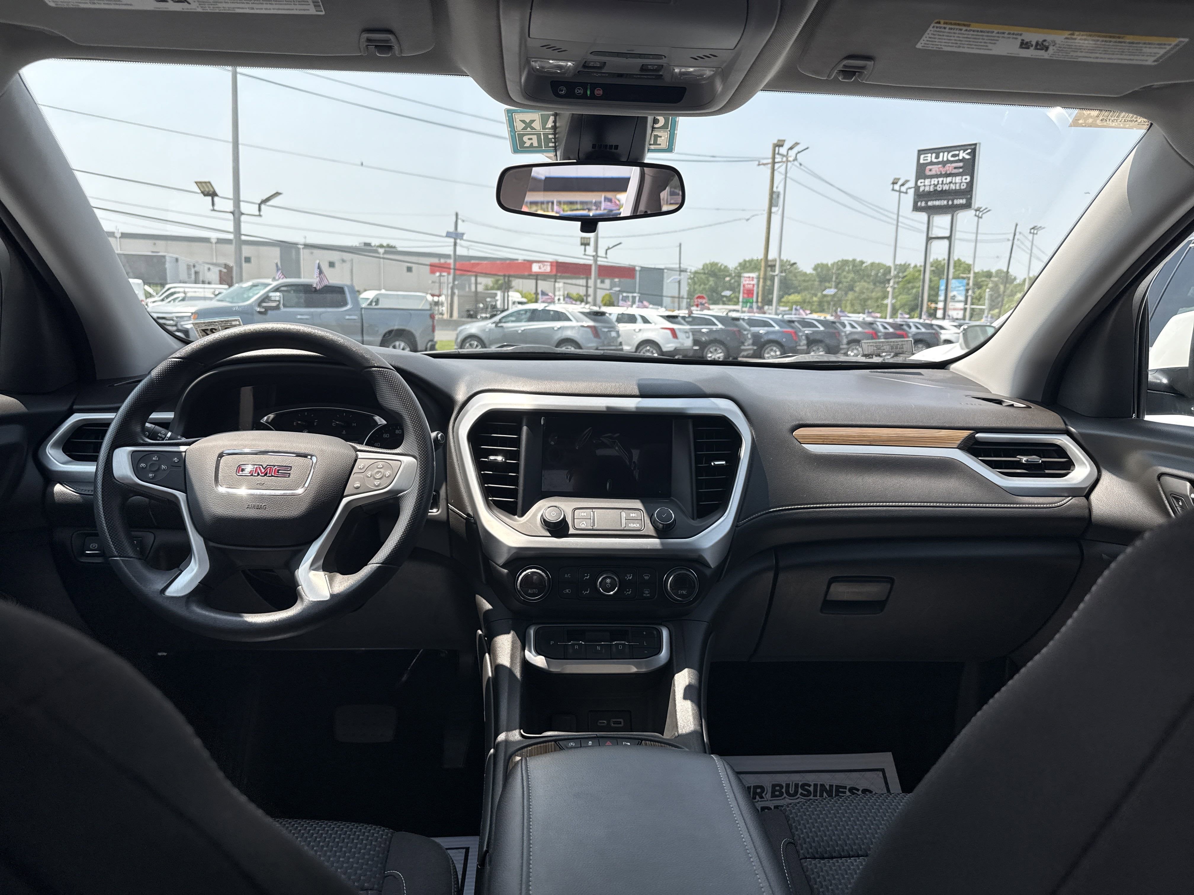 2022 GMC Acadia SLE