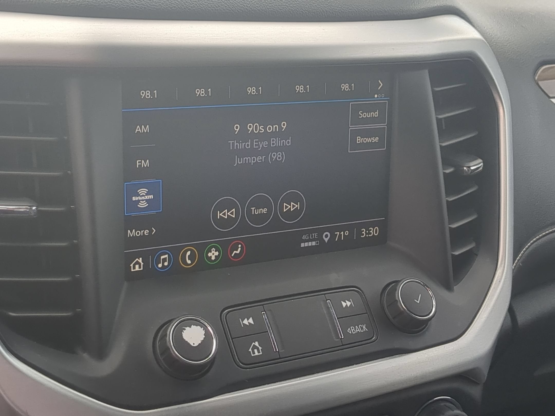 2021 GMC Acadia SLE - Photo 12
