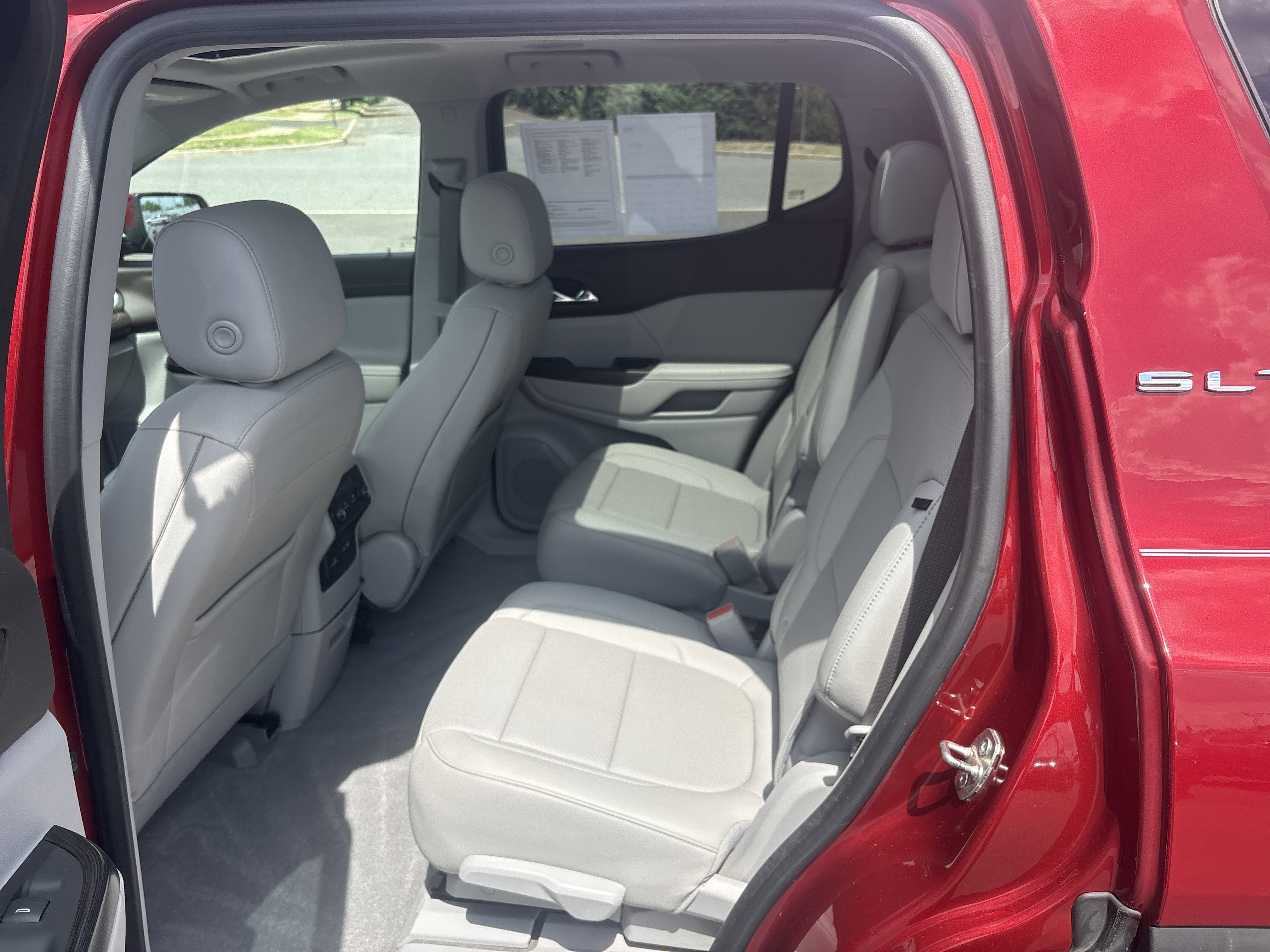 2021 GMC Acadia SLT