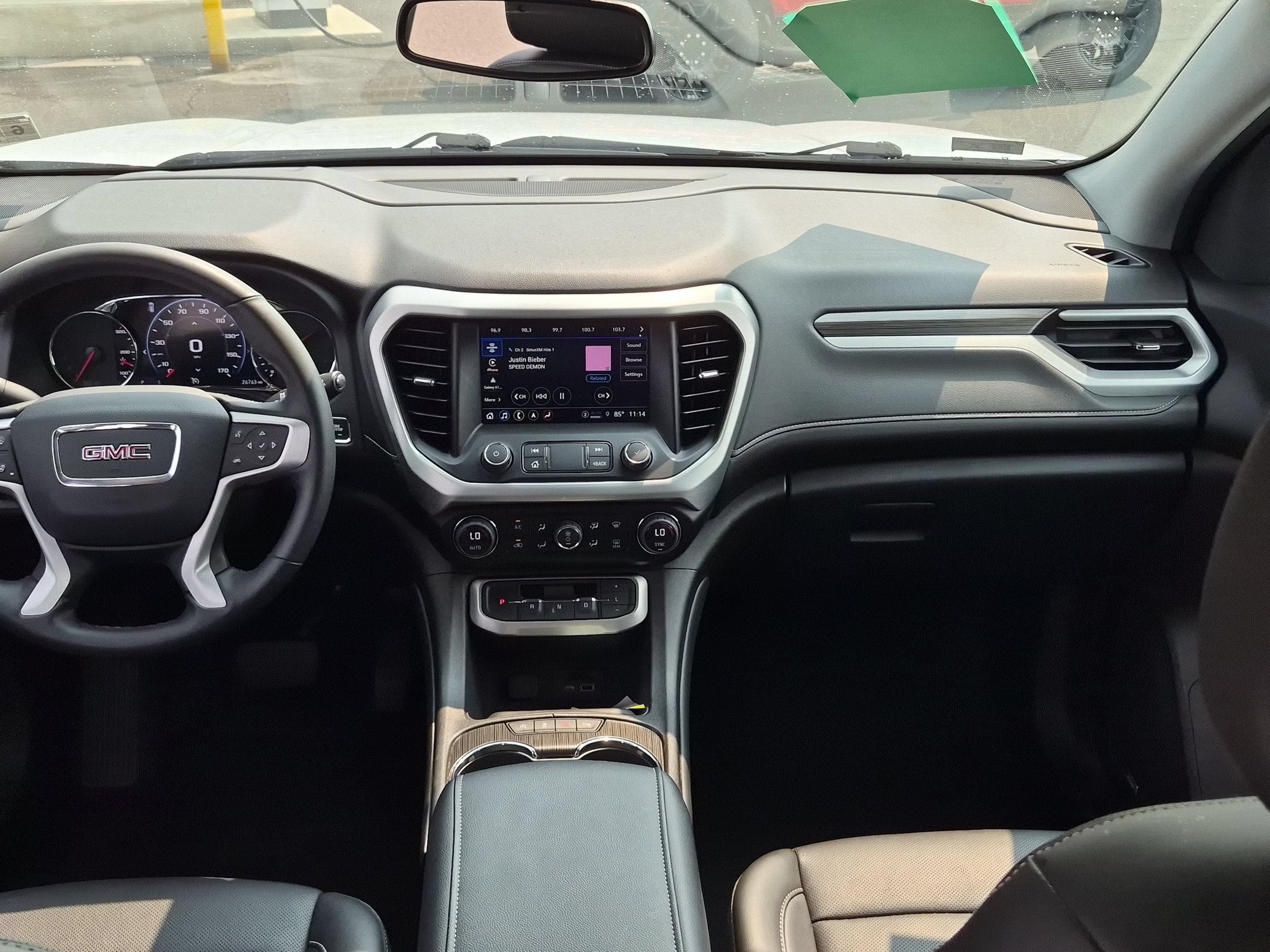 2023 GMC Acadia SLT