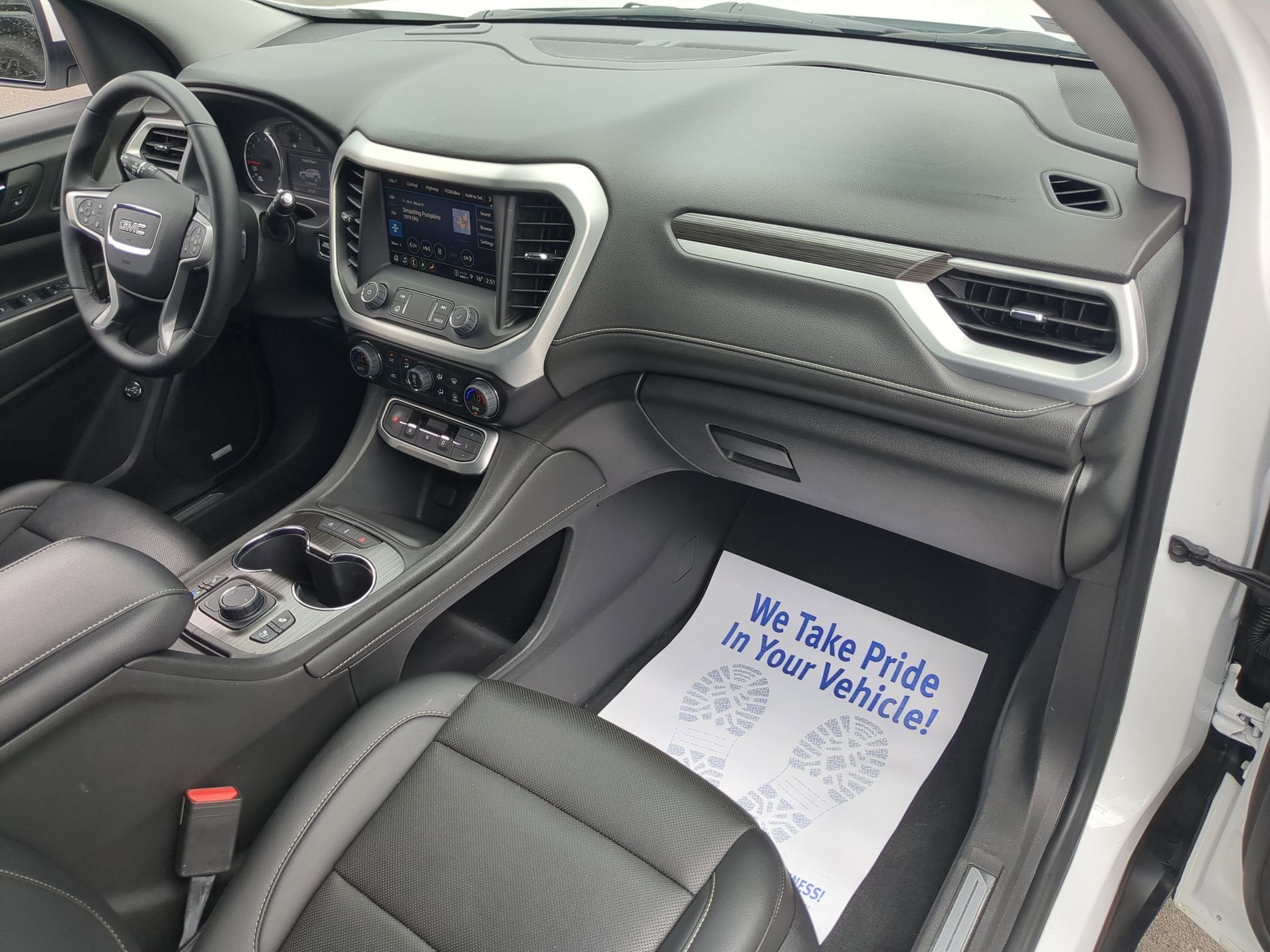 2023 GMC Acadia SLT
