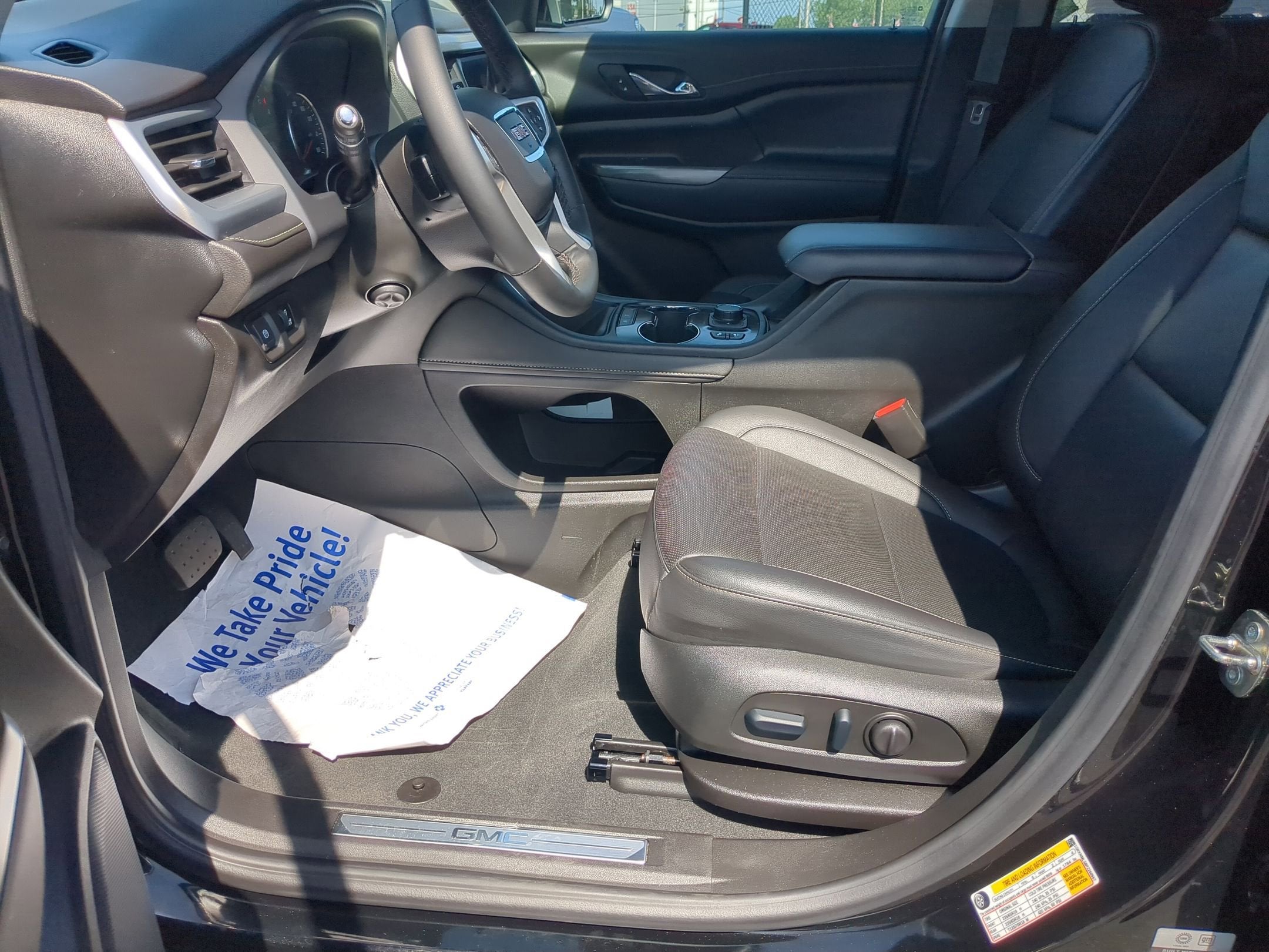 2023 GMC Acadia SLT