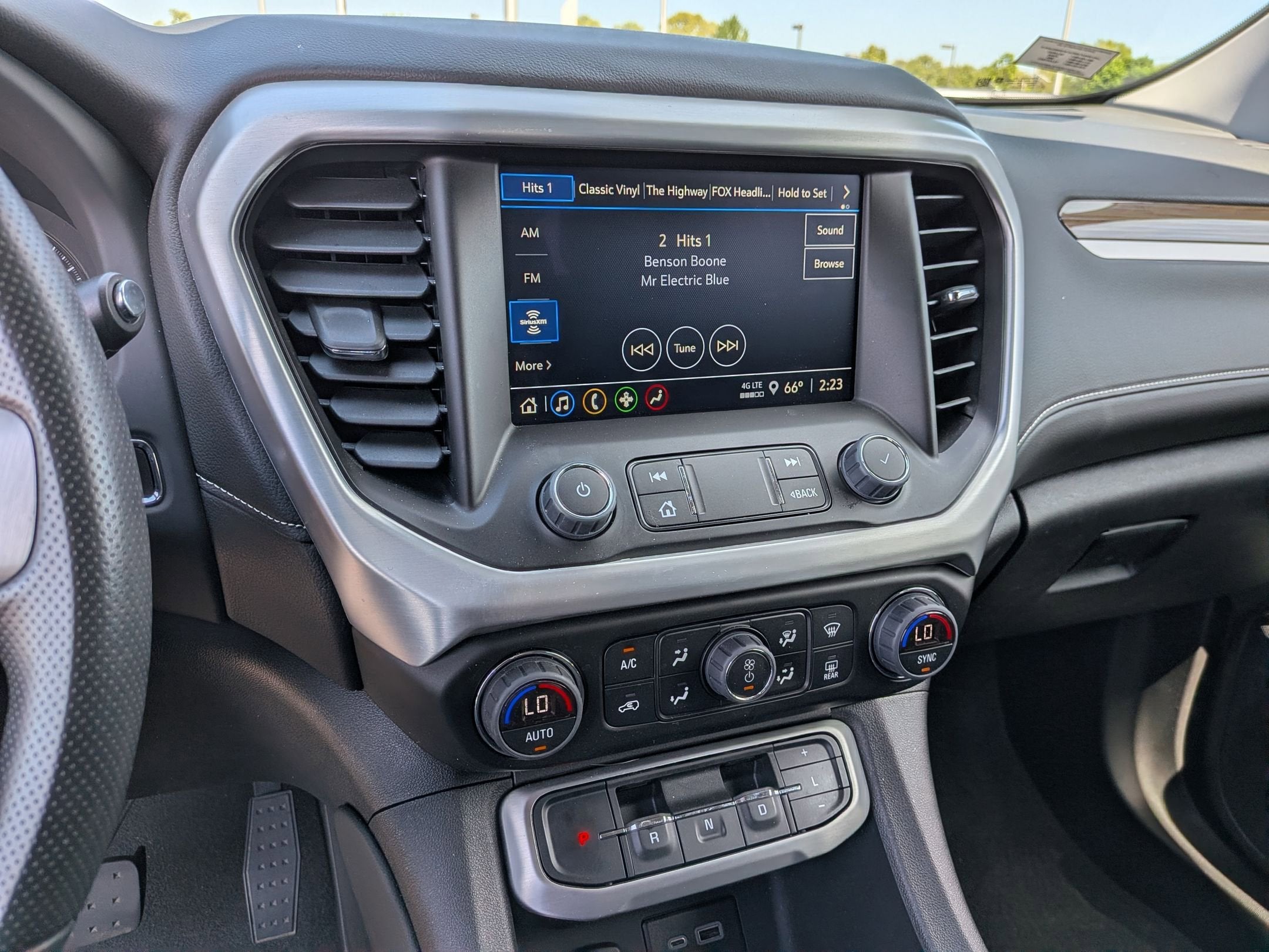 2023 GMC Acadia SLE