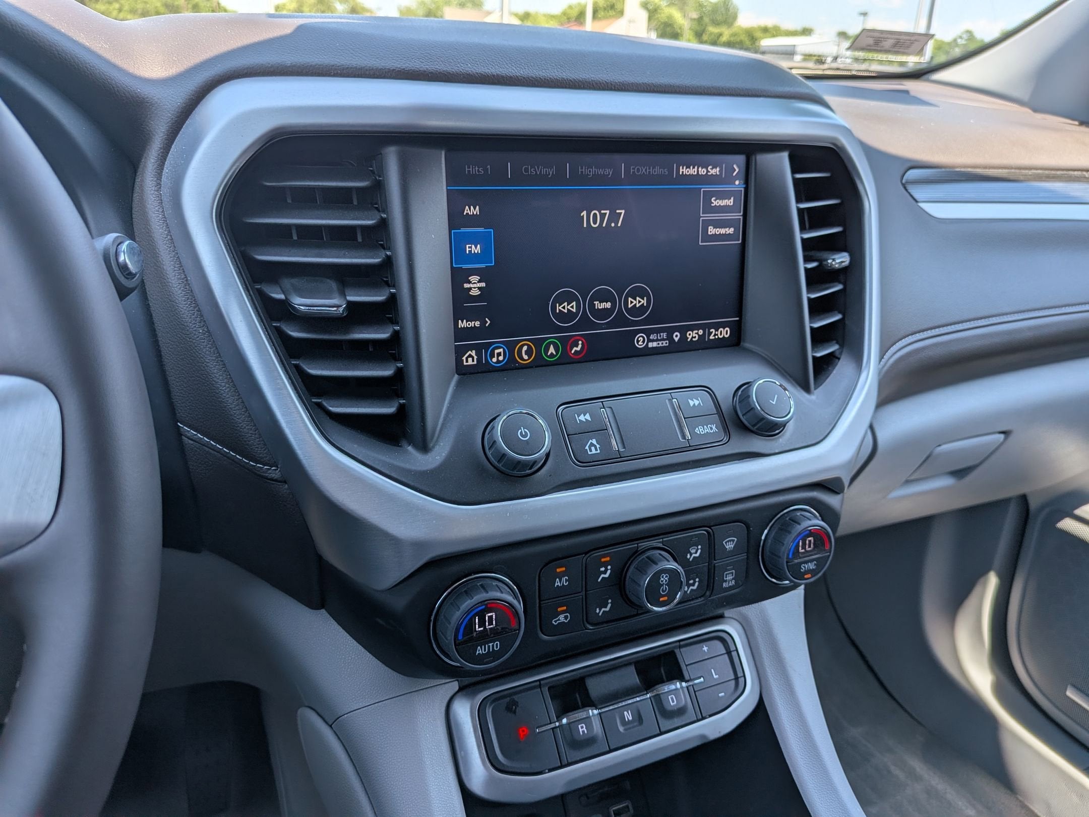 2023 GMC Acadia SLT