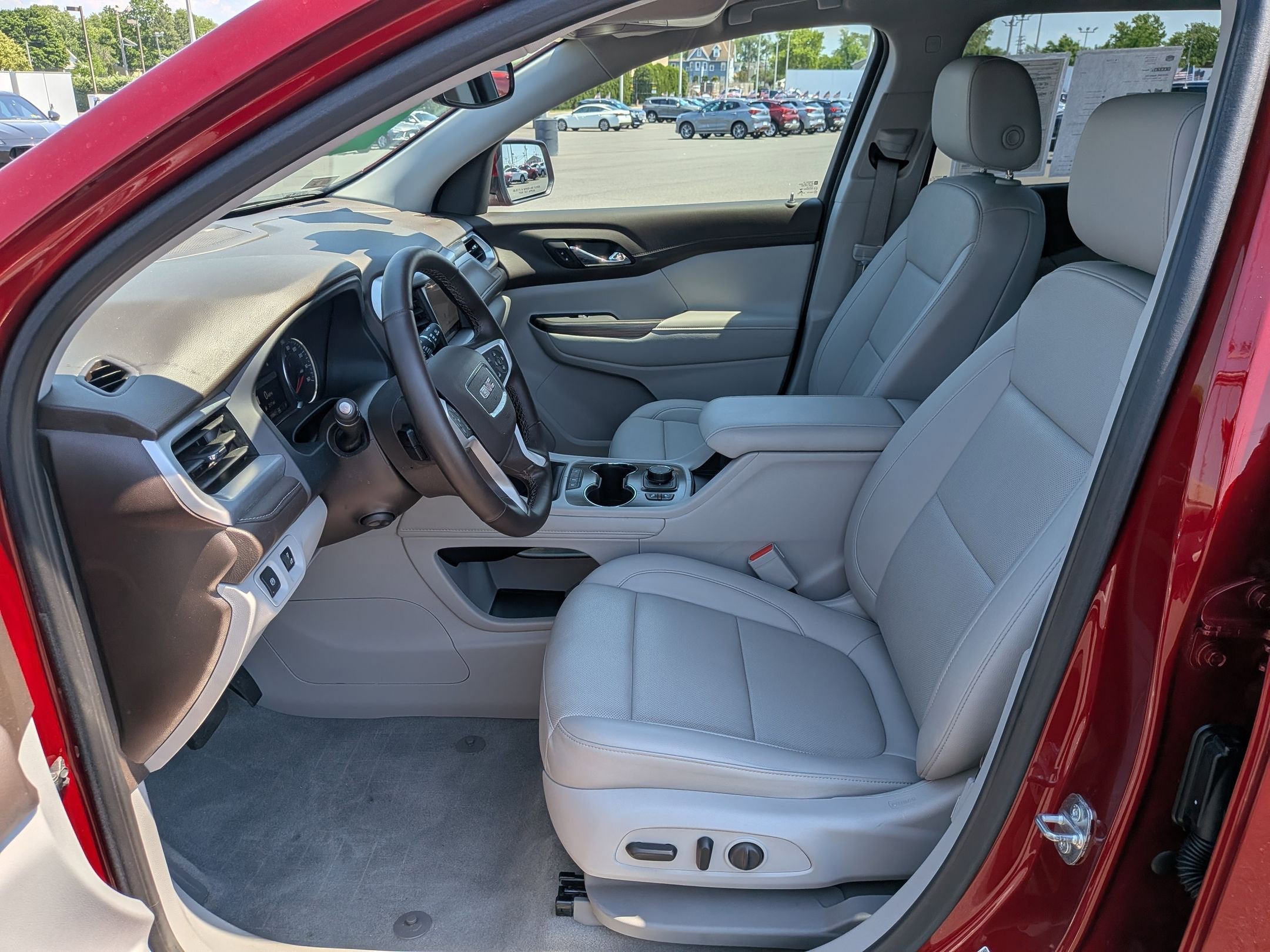 2023 GMC Acadia SLT