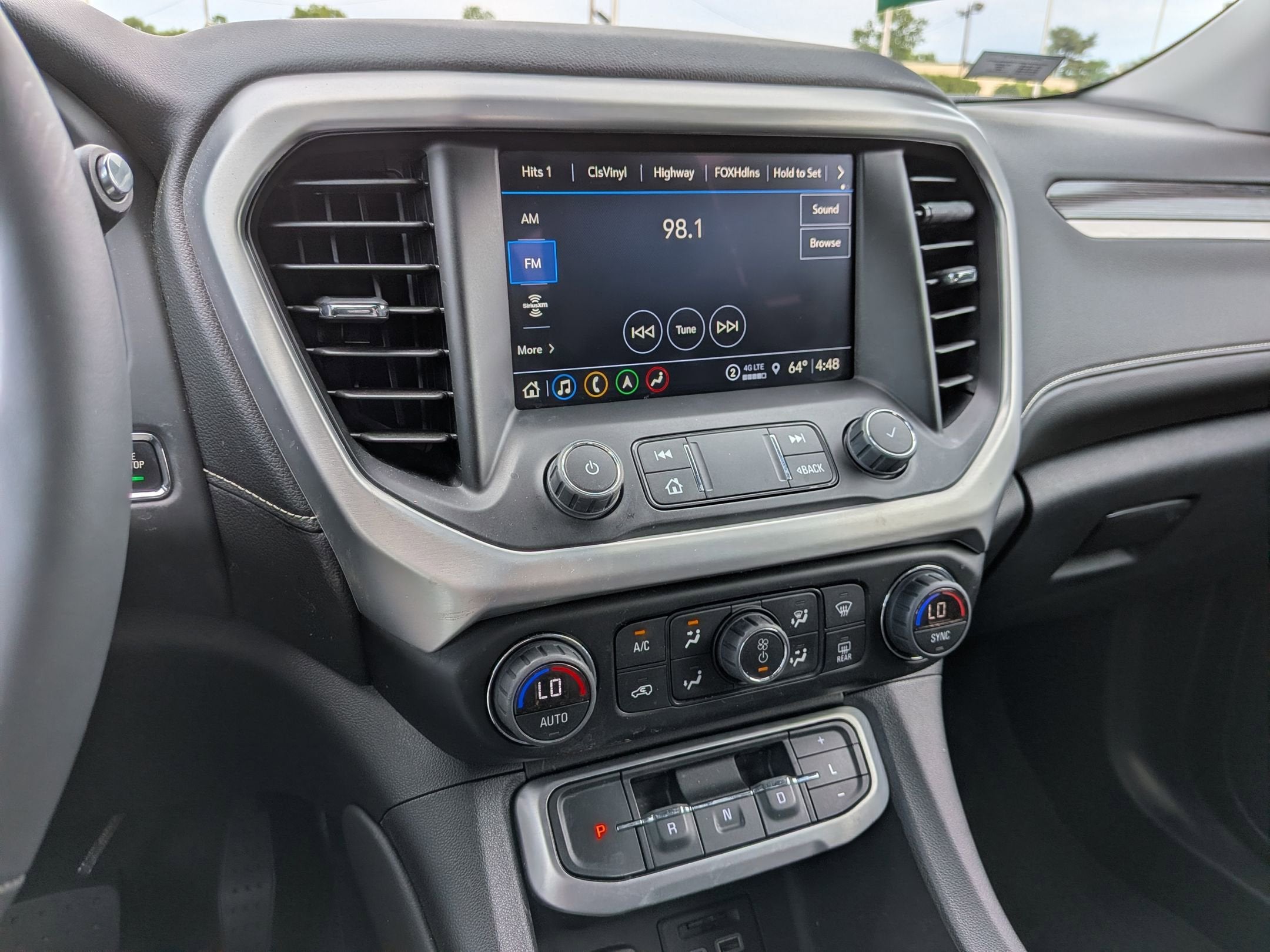 2023 GMC Acadia SLT