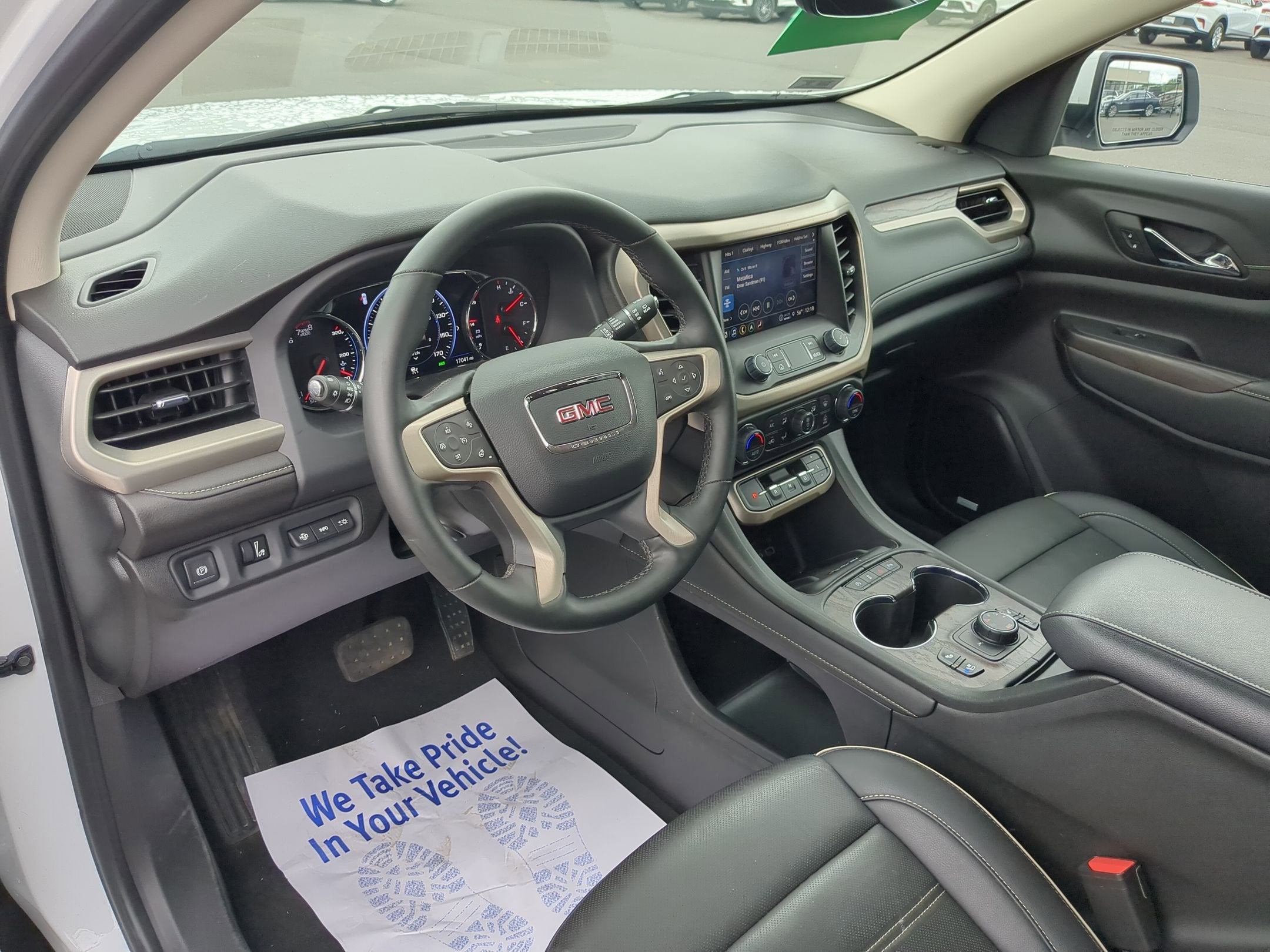 2023 GMC Acadia Denali