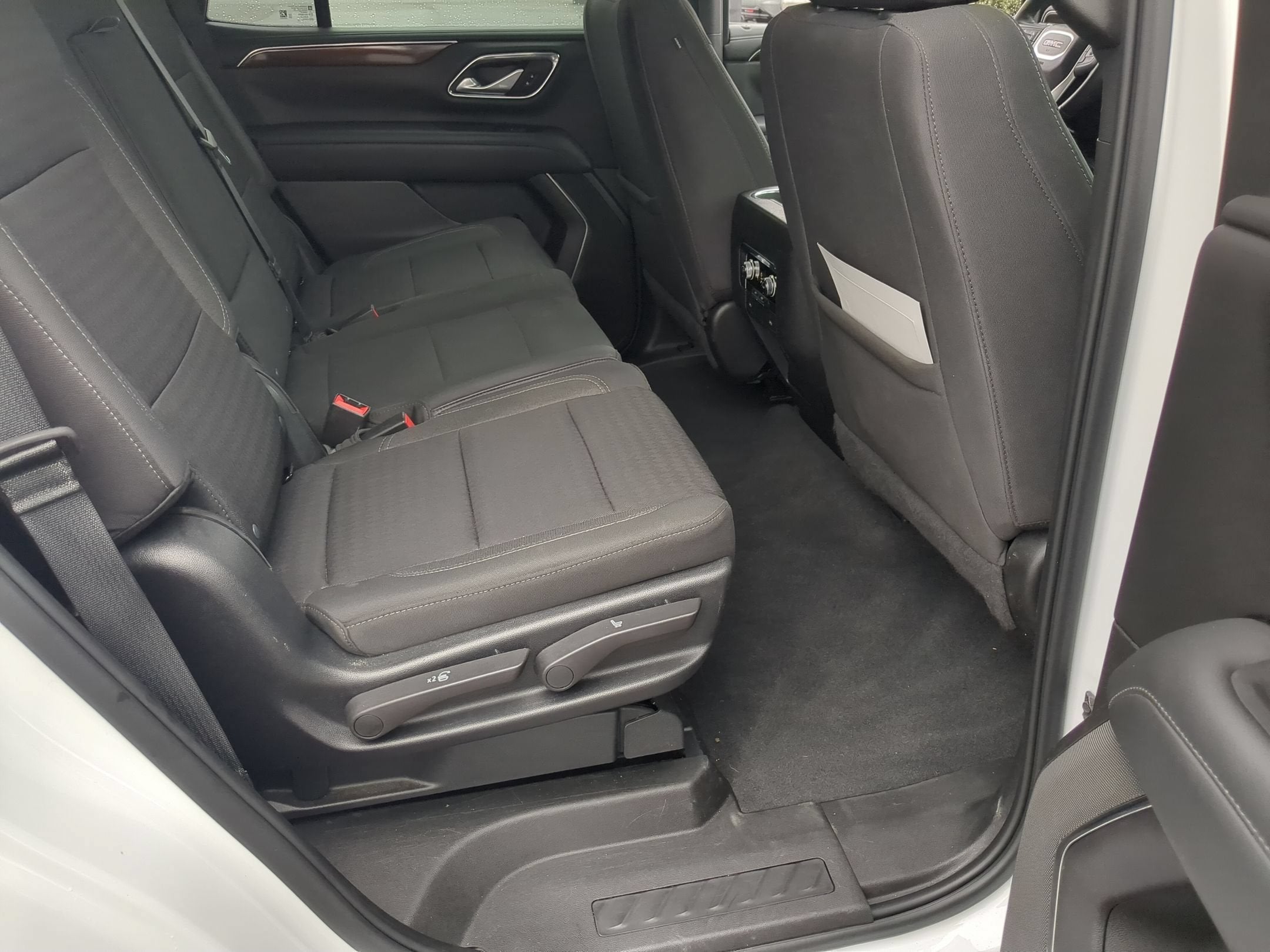 2022 GMC Yukon SLE