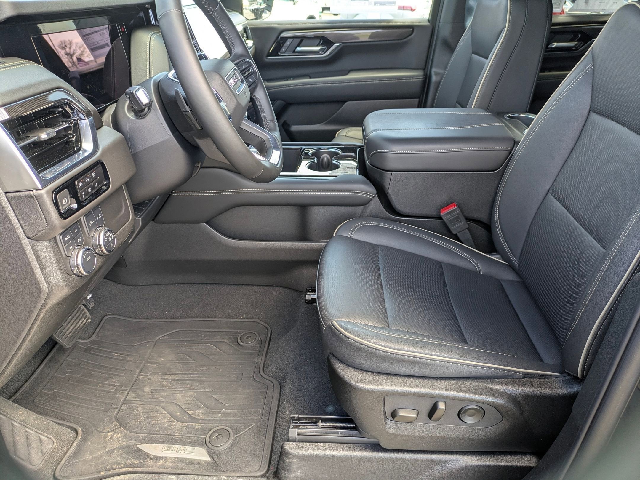 2025 GMC Yukon Elevation