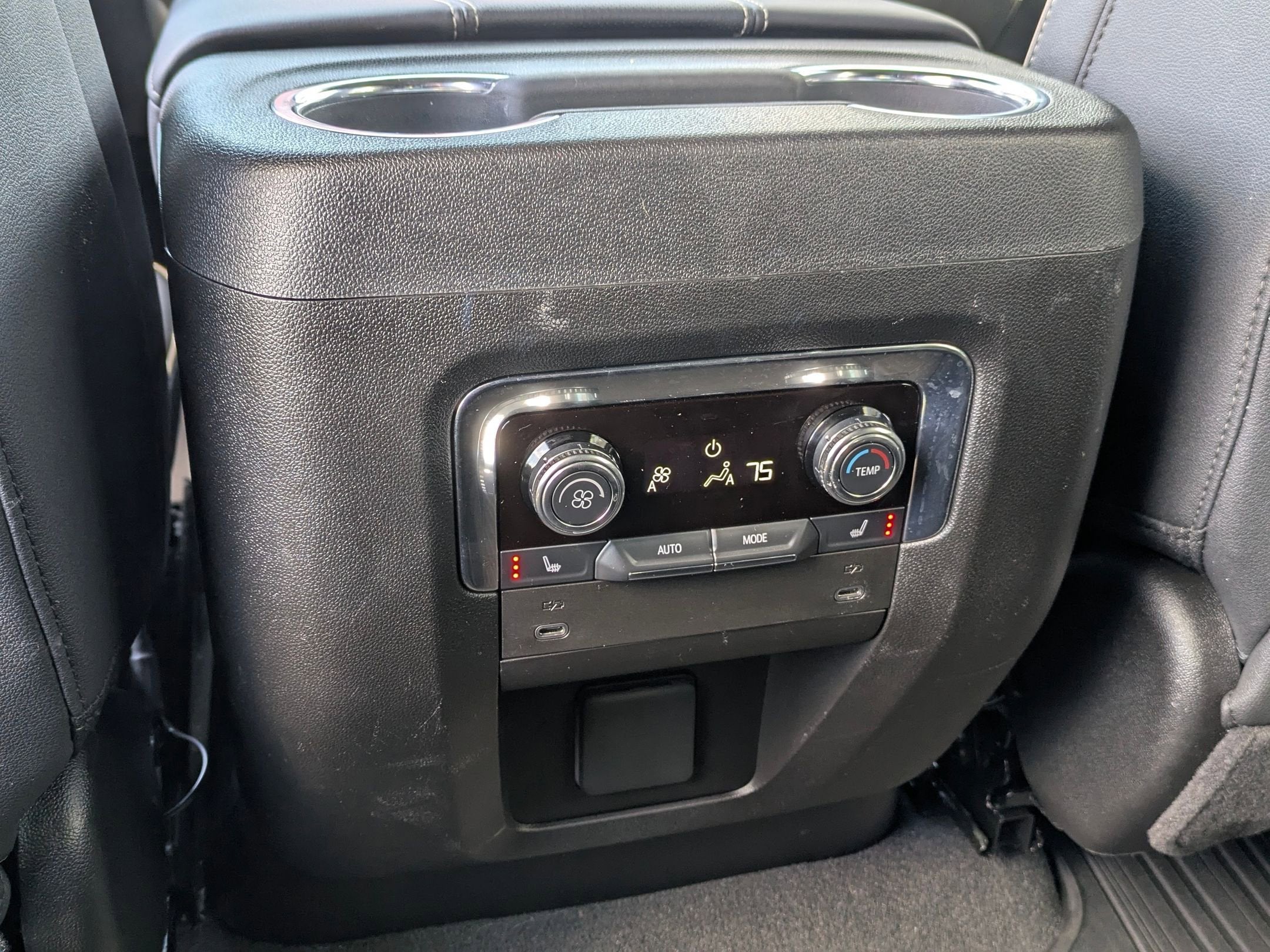 2025 GMC Yukon Elevation