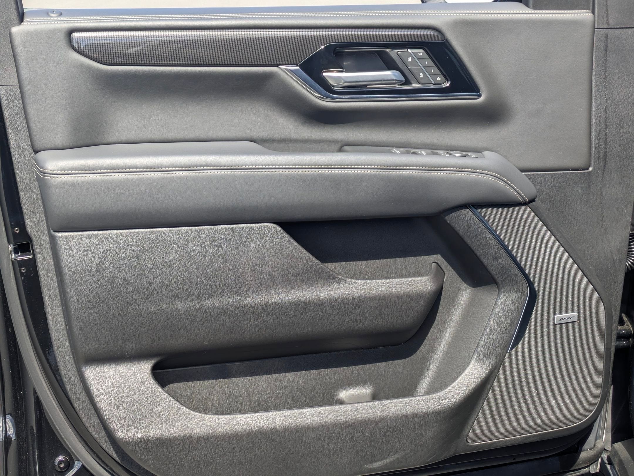 2025 GMC Yukon Elevation