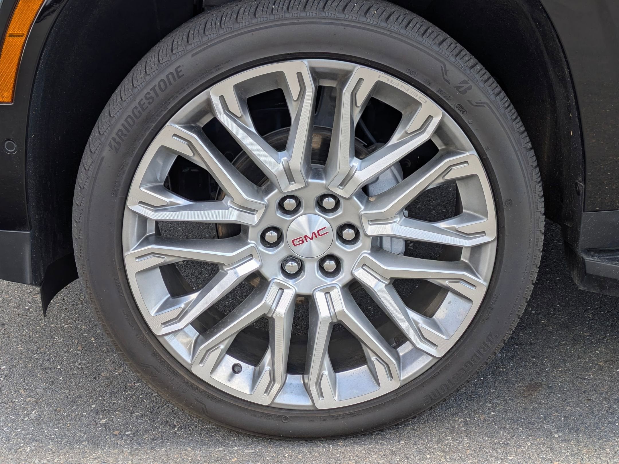 2025 GMC Yukon Elevation