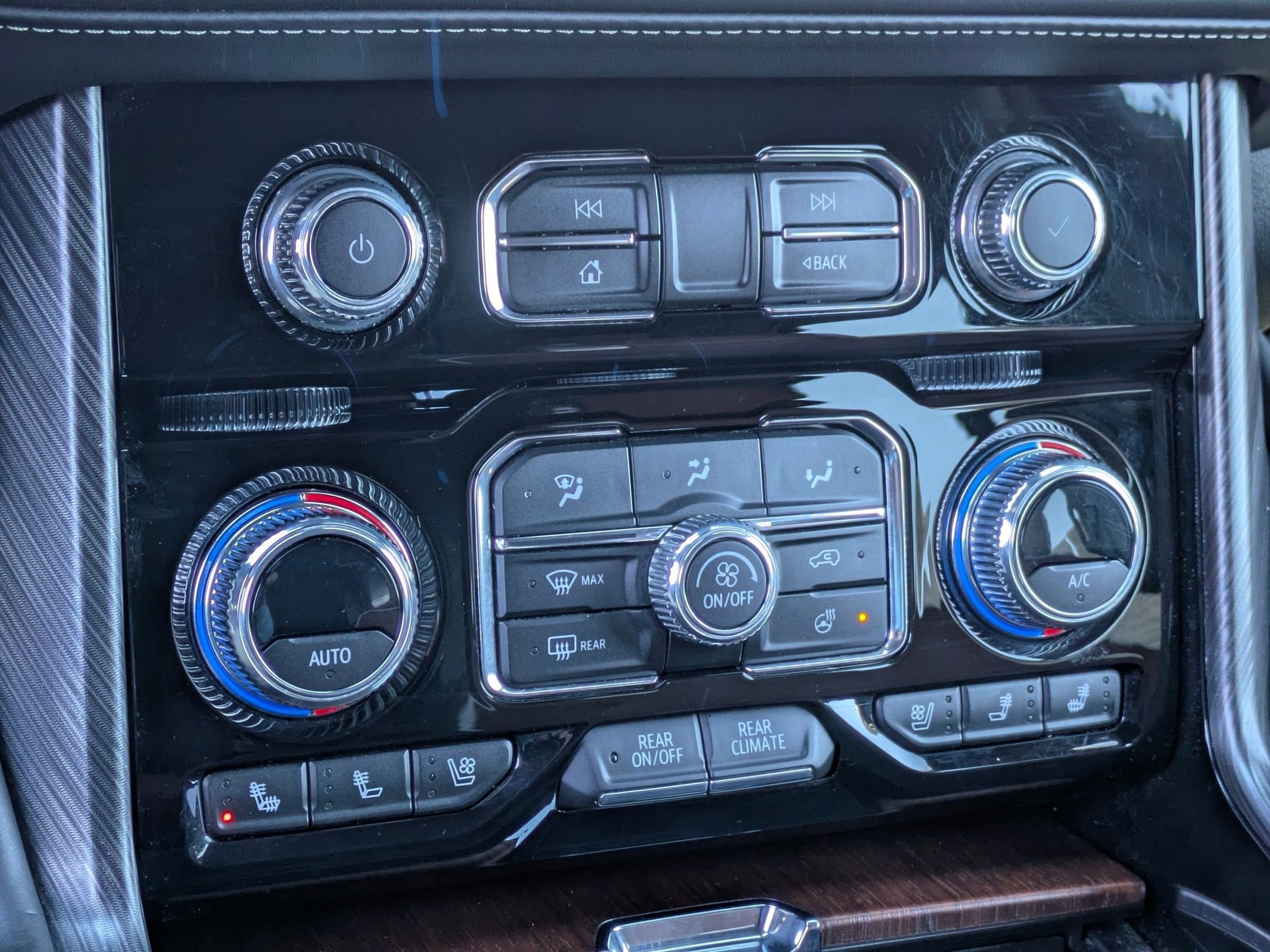 2023 GMC Yukon Denali Ultimate