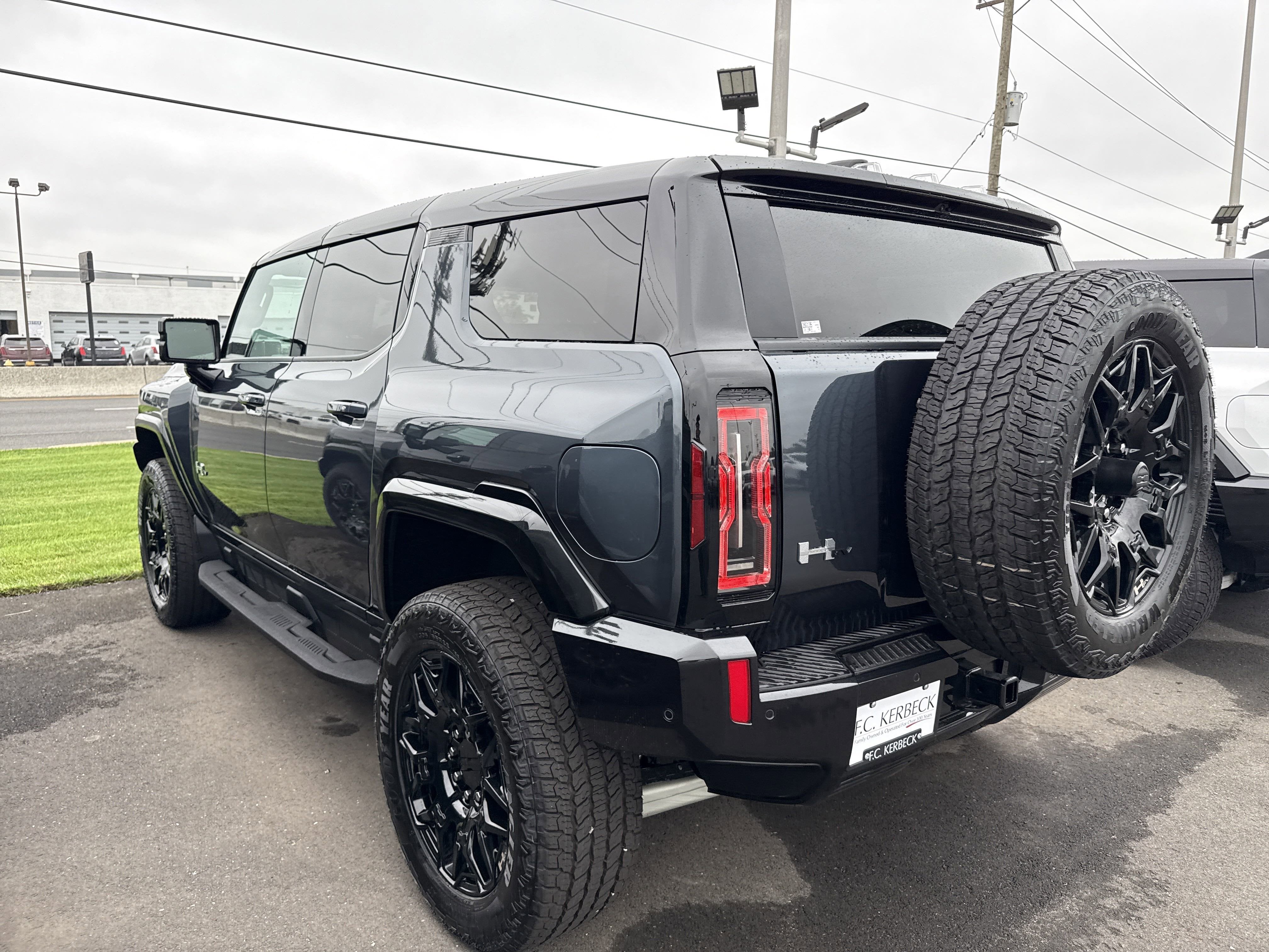 2026 GMC HUMMER EV SUV 2X