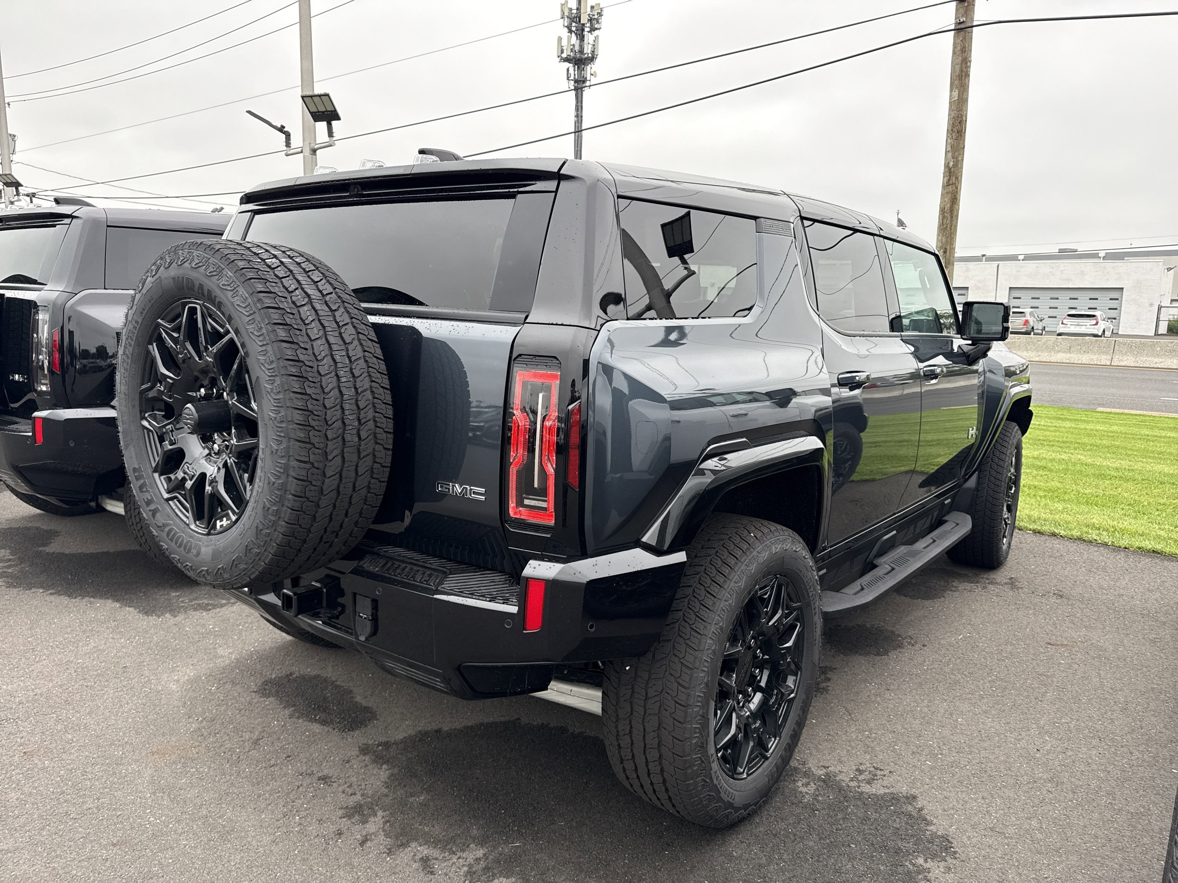 2026 GMC HUMMER EV SUV 2X