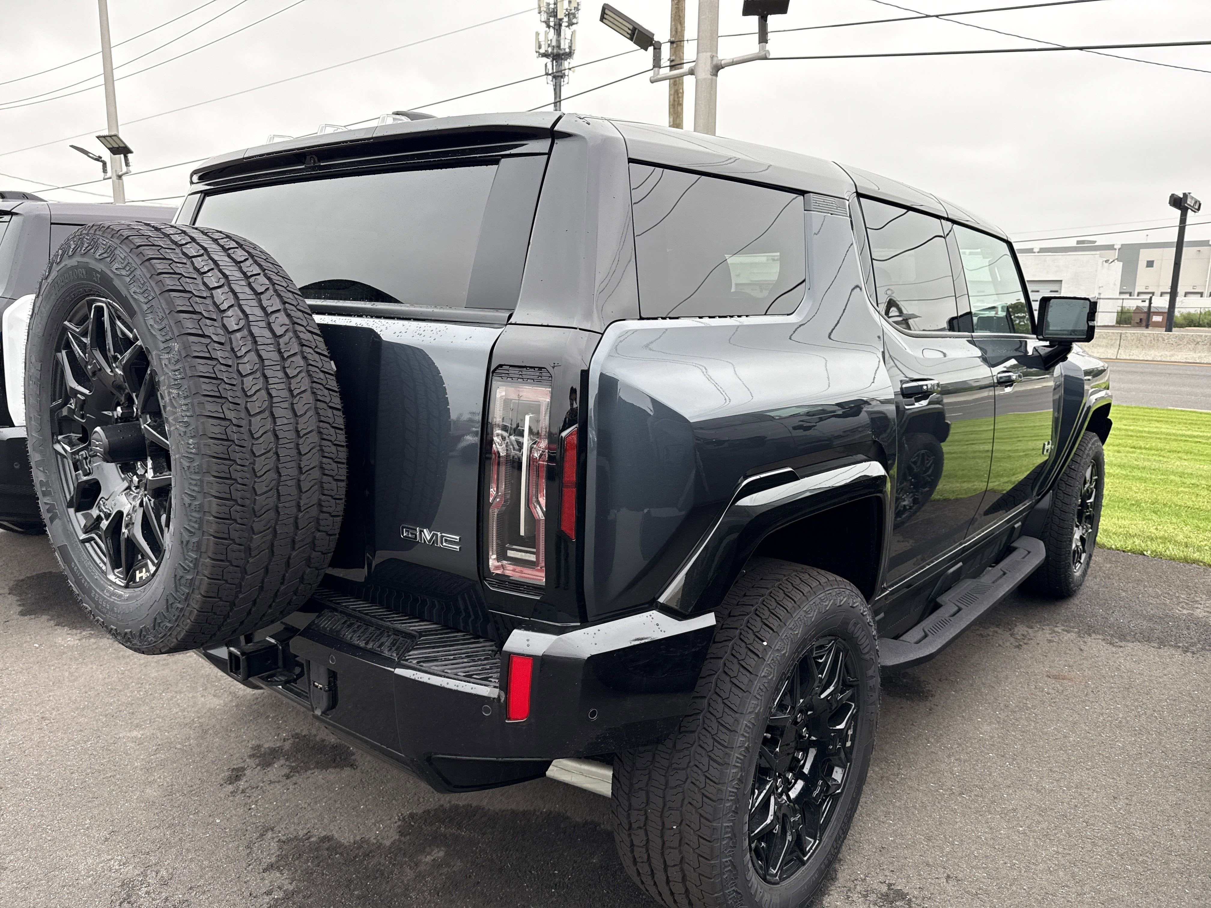 2026 GMC HUMMER EV SUV 2X