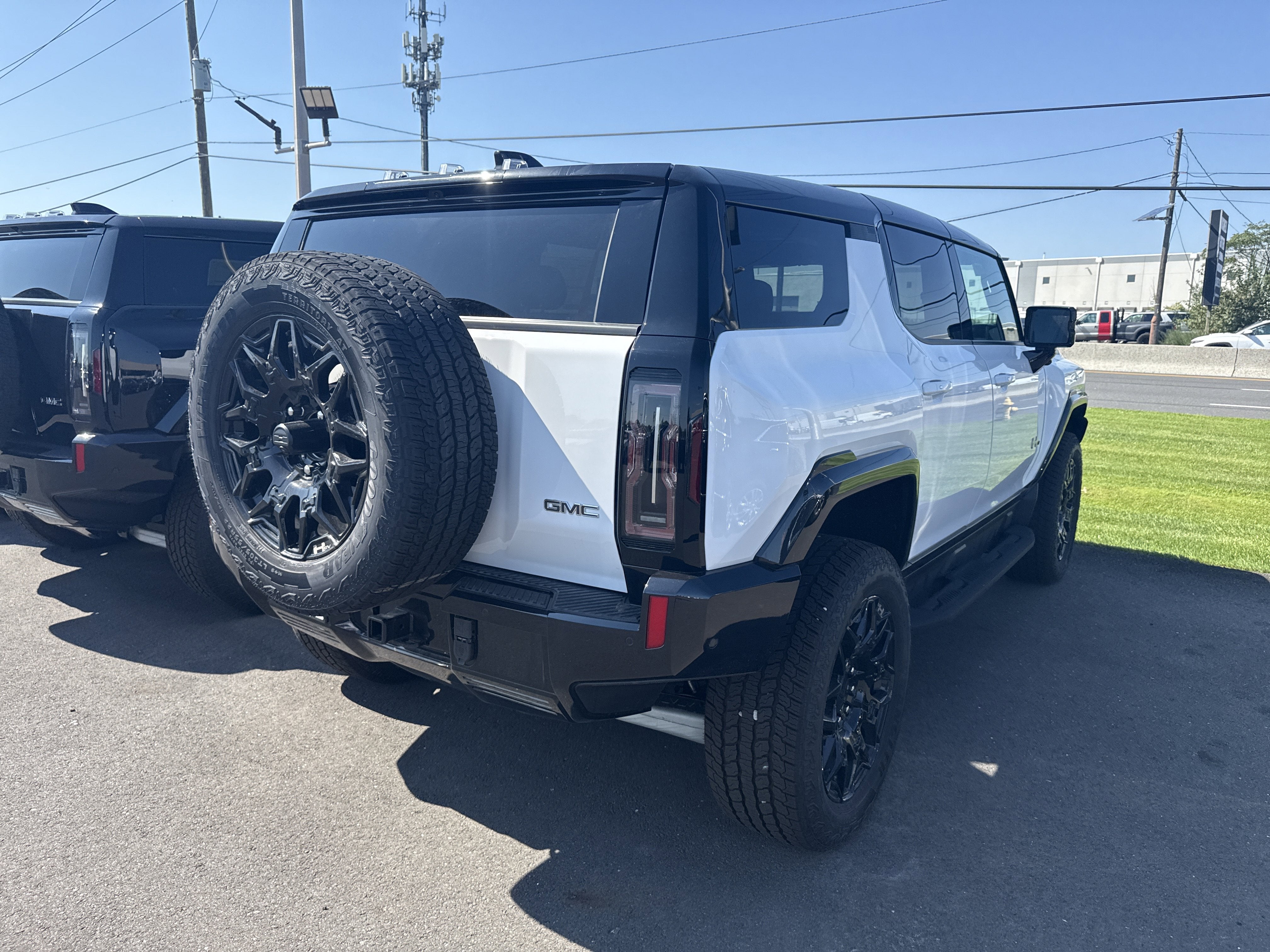 2026 GMC HUMMER EV SUV 2X