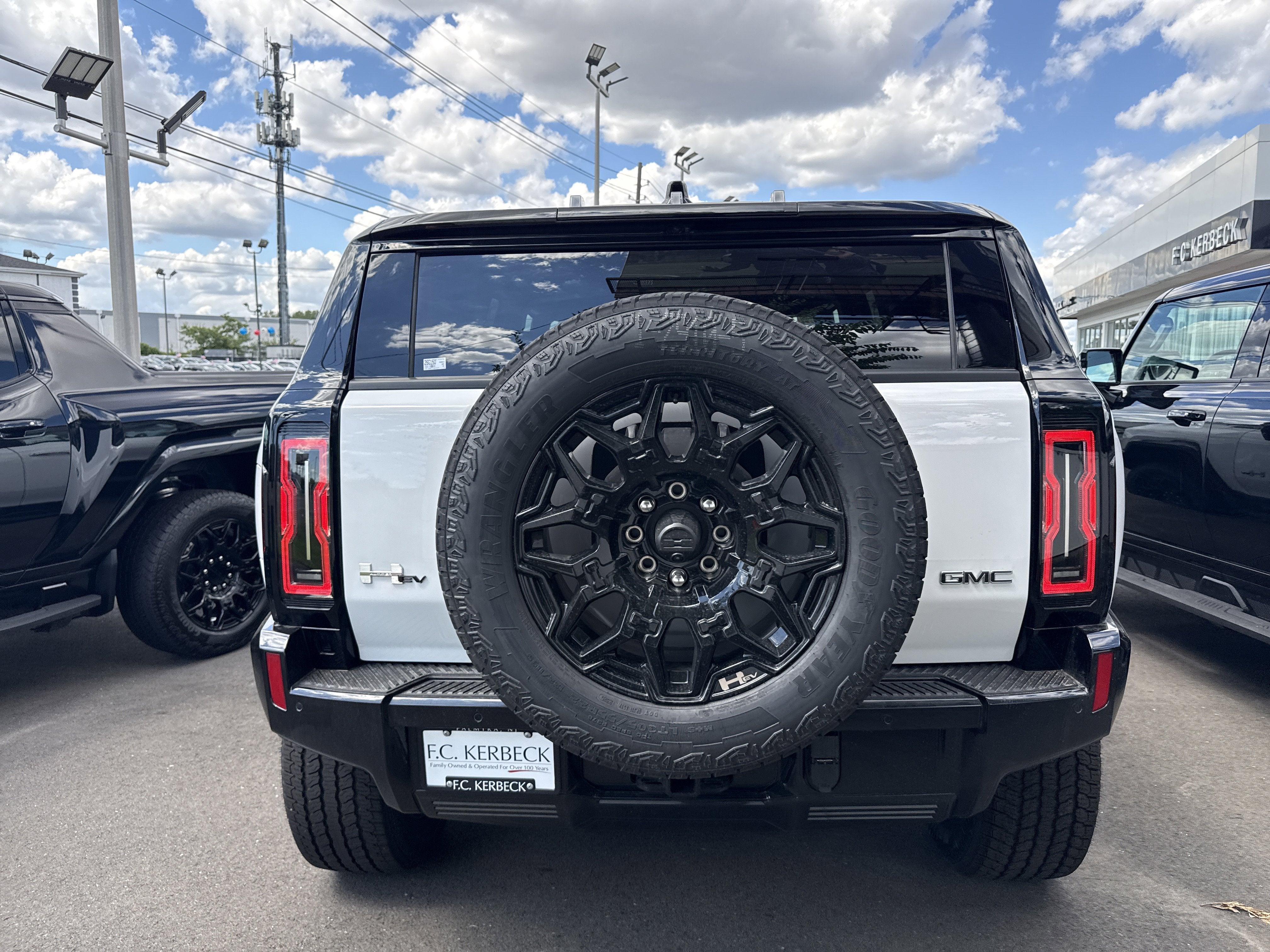 2026 GMC HUMMER EV SUV 2X