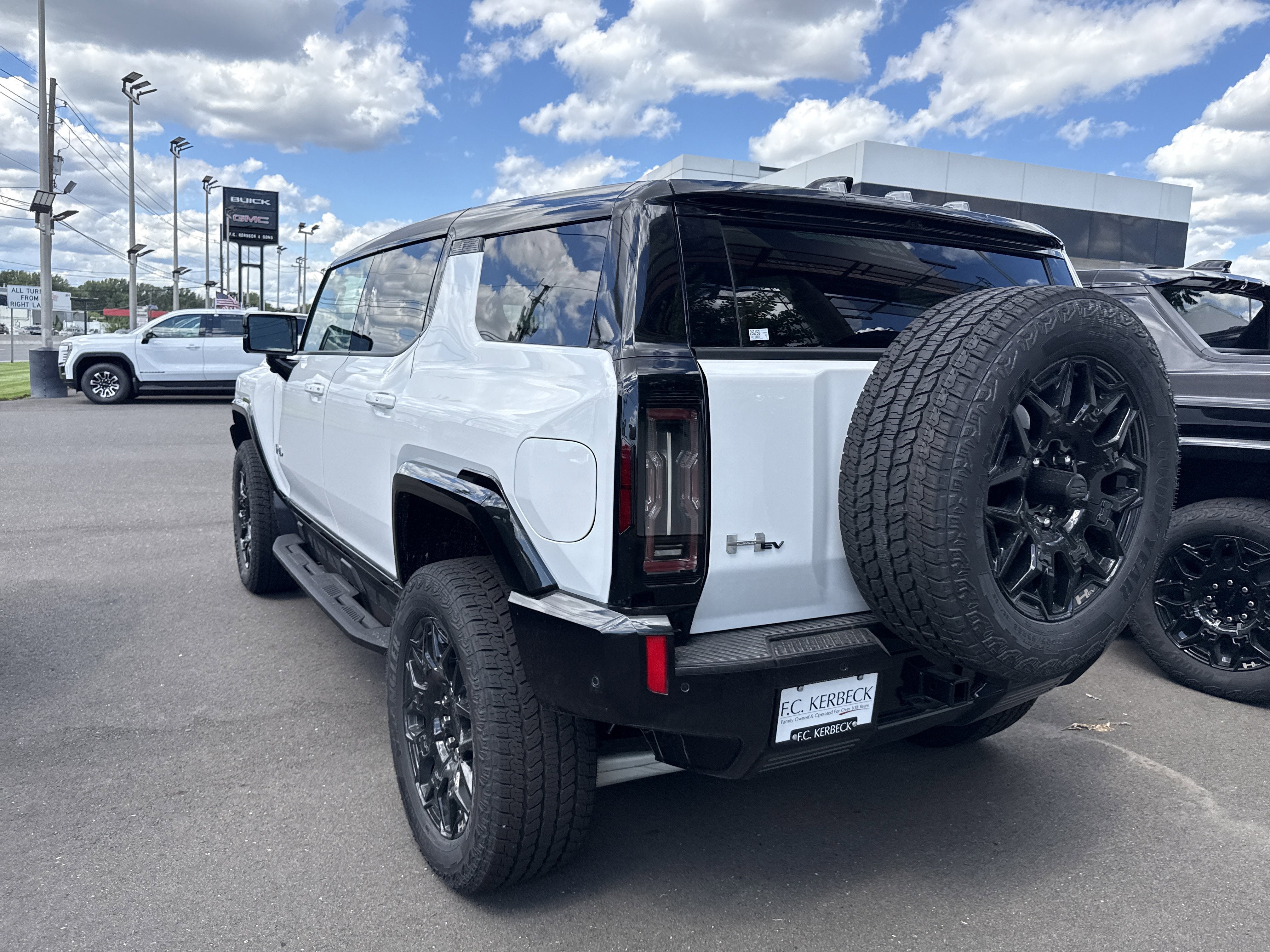 2026 GMC HUMMER EV SUV 2X