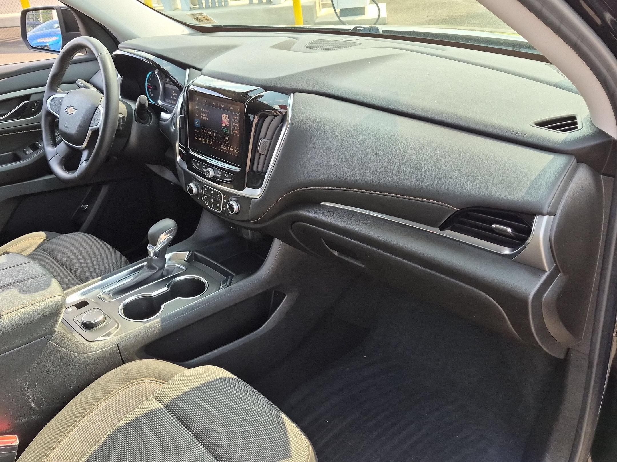 2021 Chevrolet Traverse LT Cloth