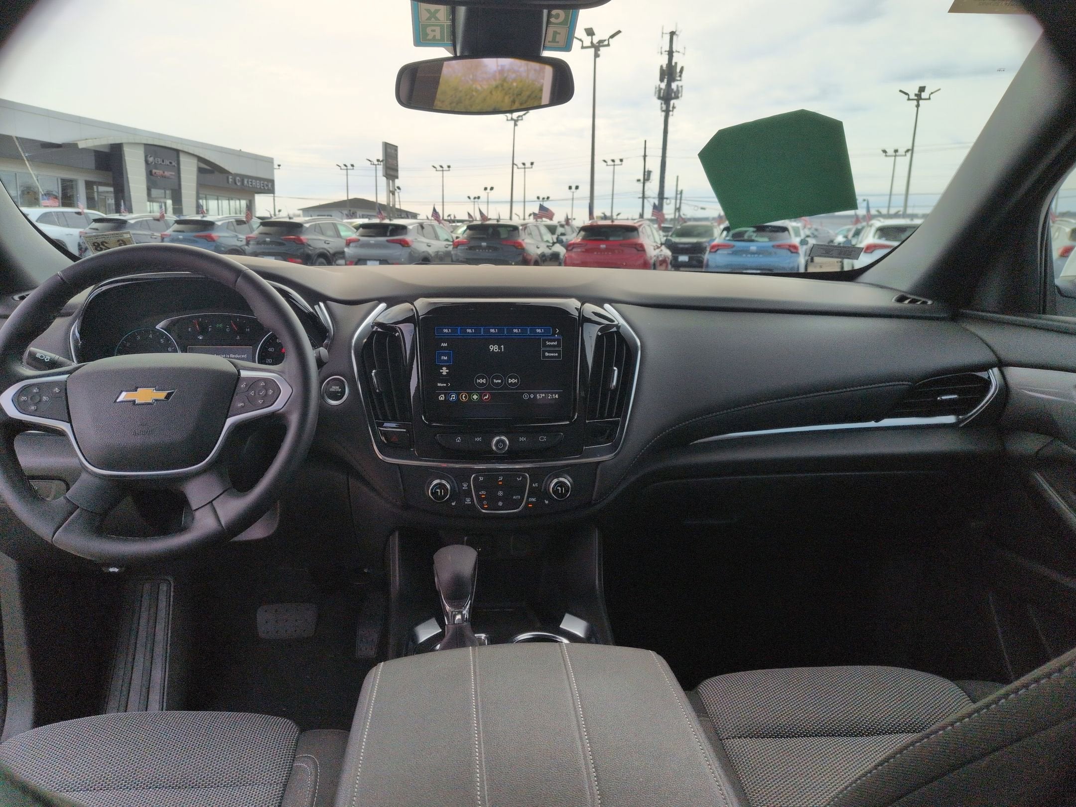 2023 Chevrolet Traverse LT Cloth