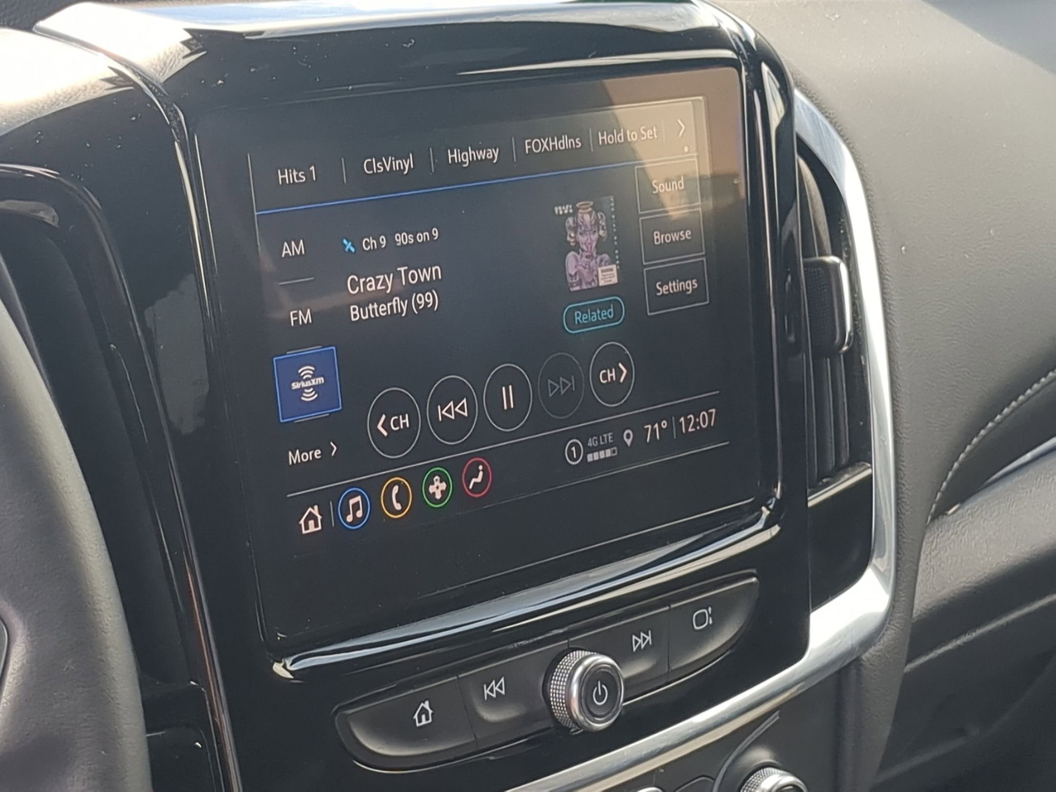 2023 Chevrolet Traverse LT Cloth