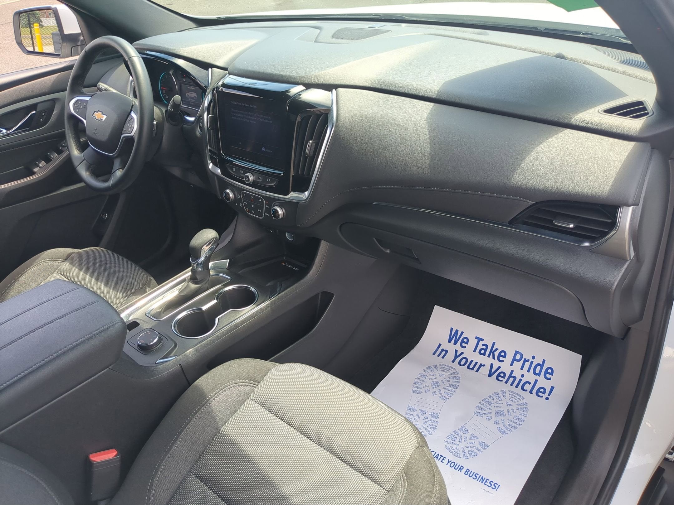 2023 Chevrolet Traverse LT Cloth