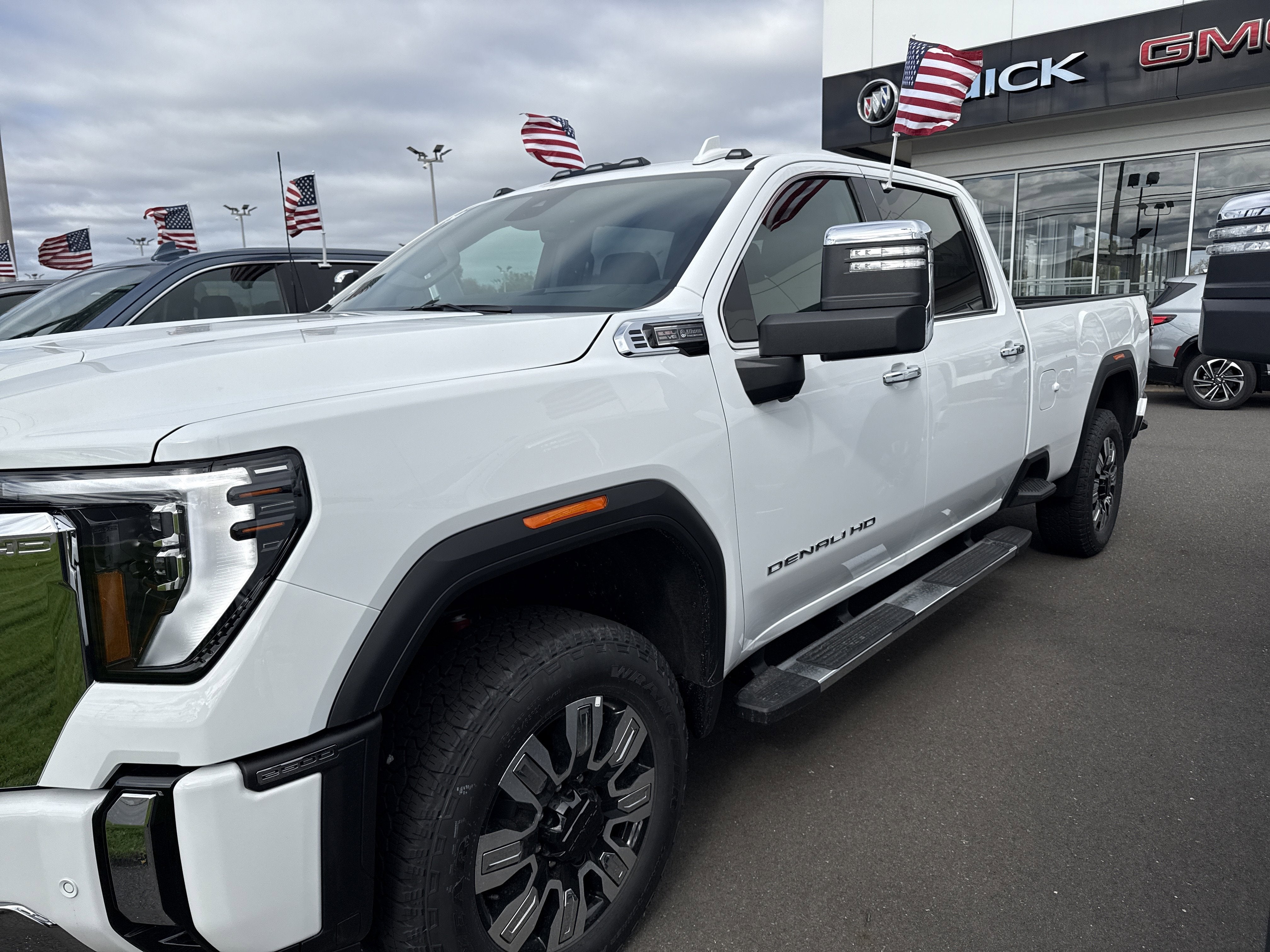 2025 GMC Sierra 2500 HD Denali