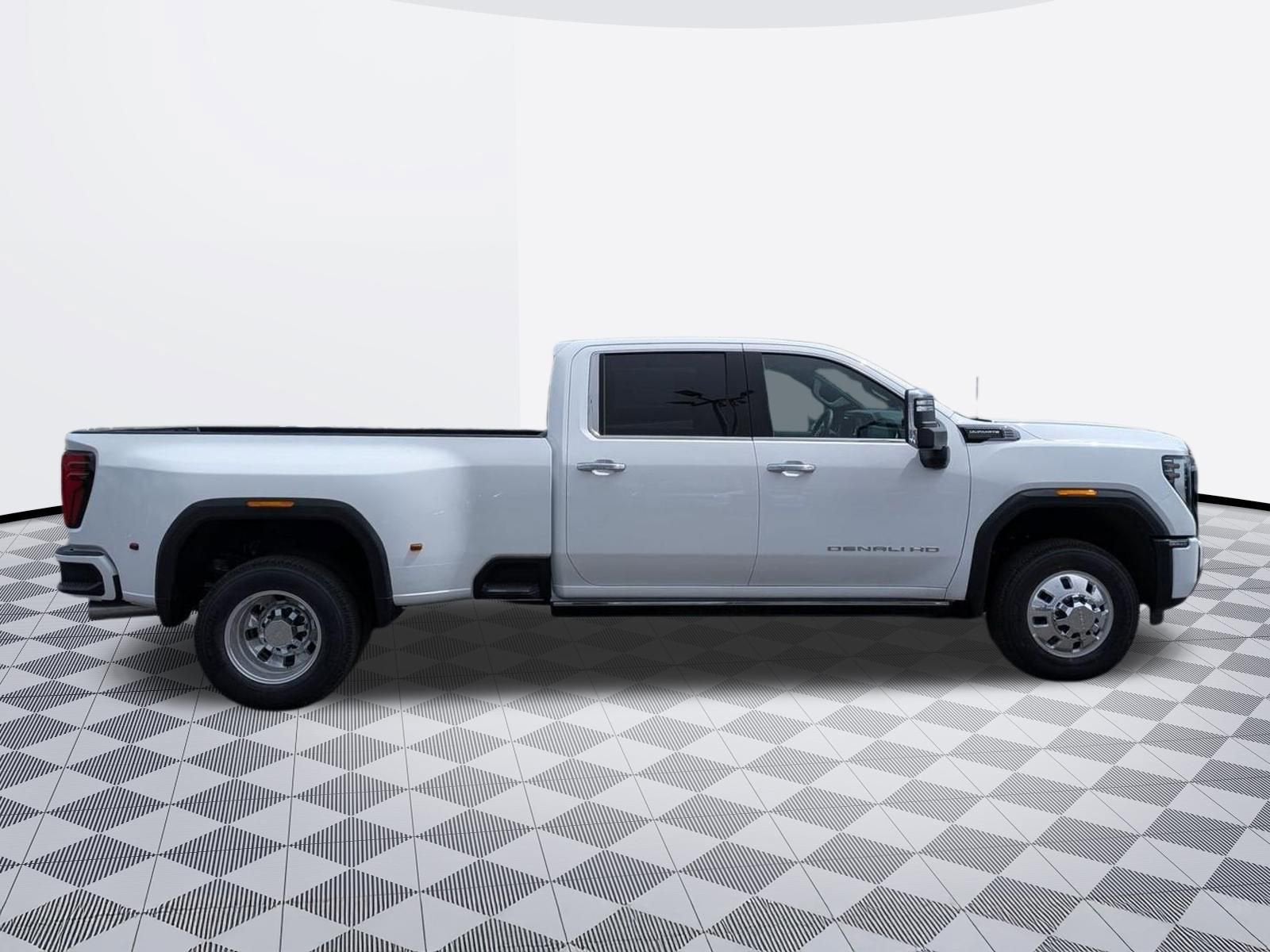 2026 GMC Sierra 3500 HD Denali Ultimate DRW