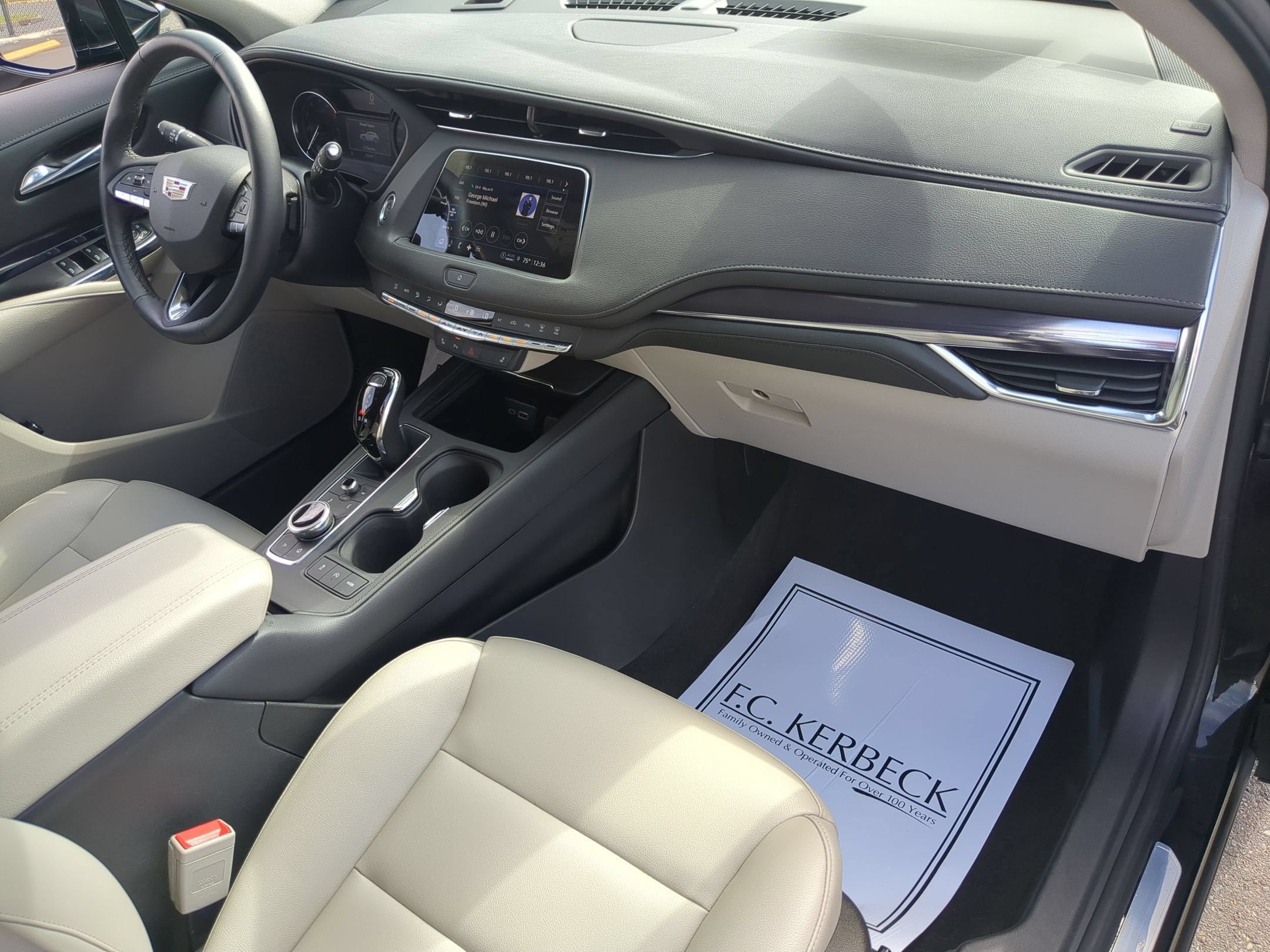 2023 Cadillac XT4 Luxury
