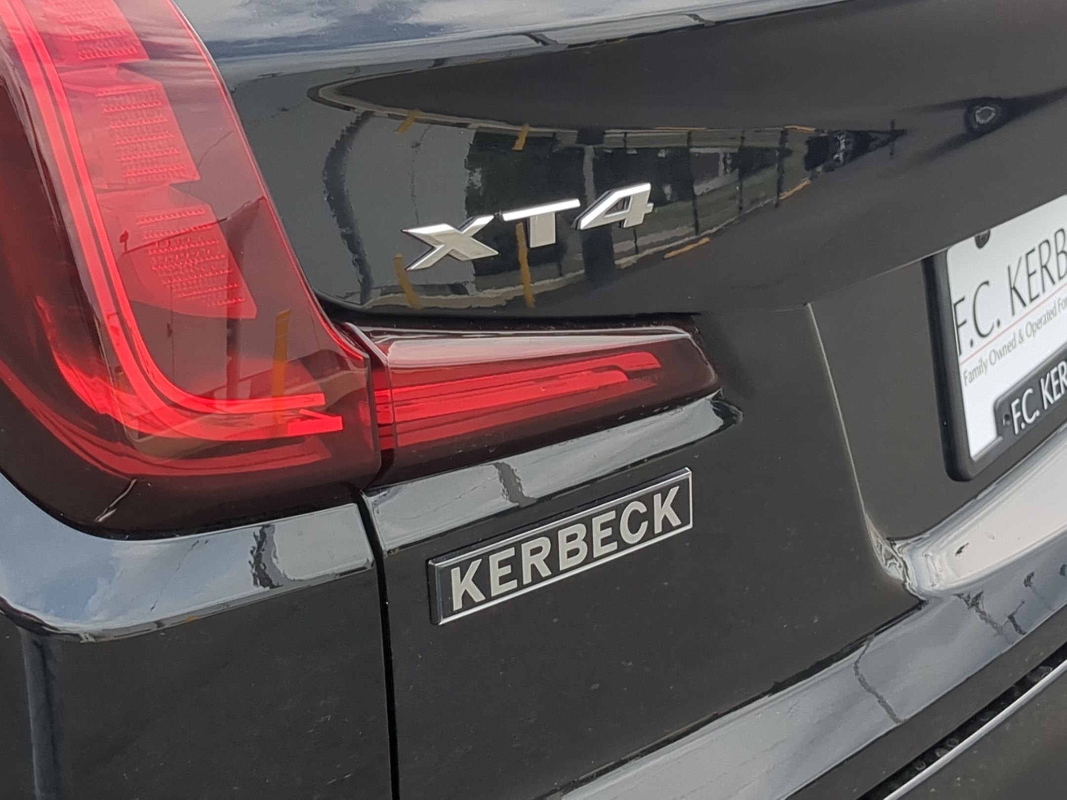 2024 Cadillac XT4 Luxury