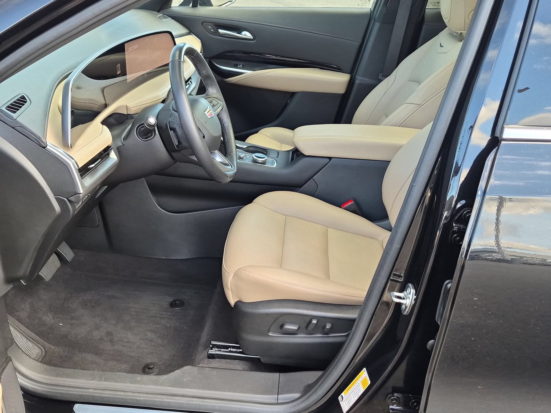2024 Cadillac XT4 Luxury