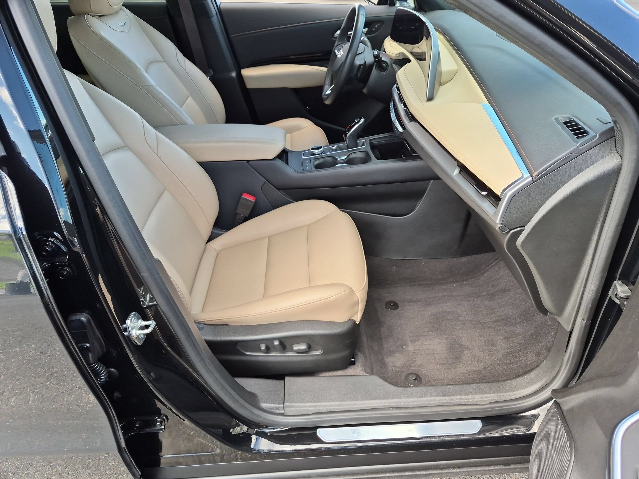2024 Cadillac XT4 Luxury