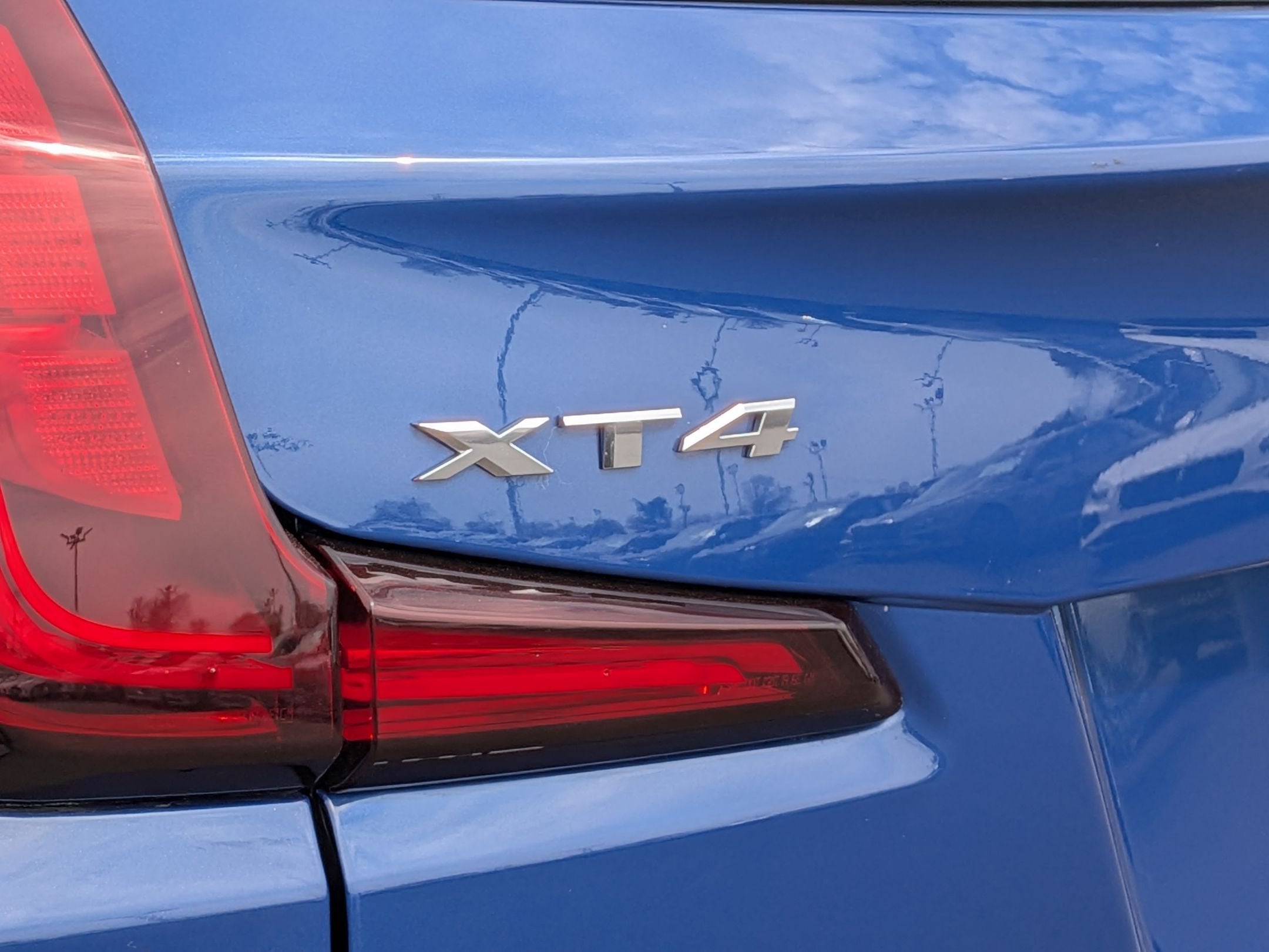 2023 Cadillac XT4 Luxury