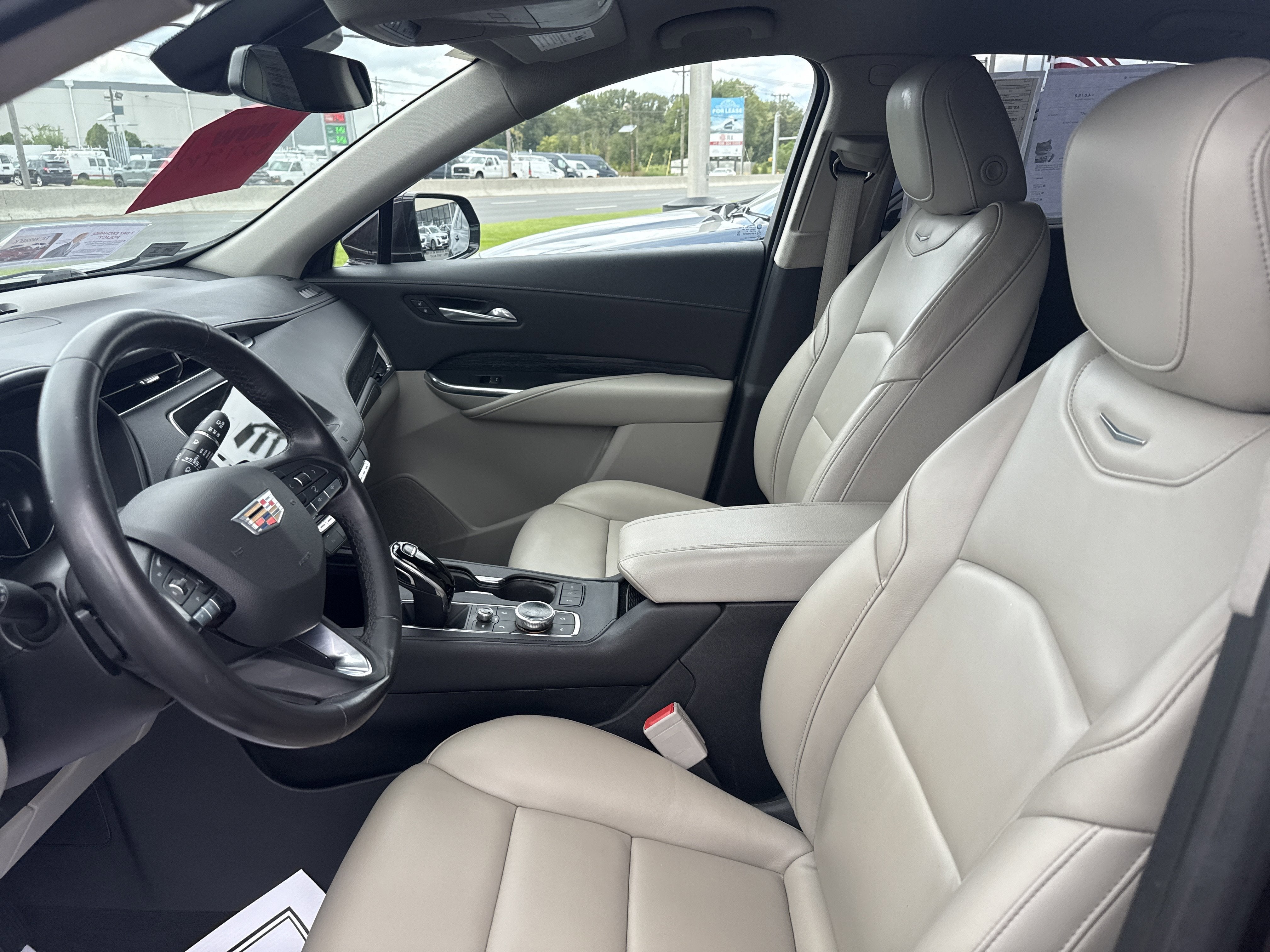 2021 Cadillac XT4 Premium Luxury