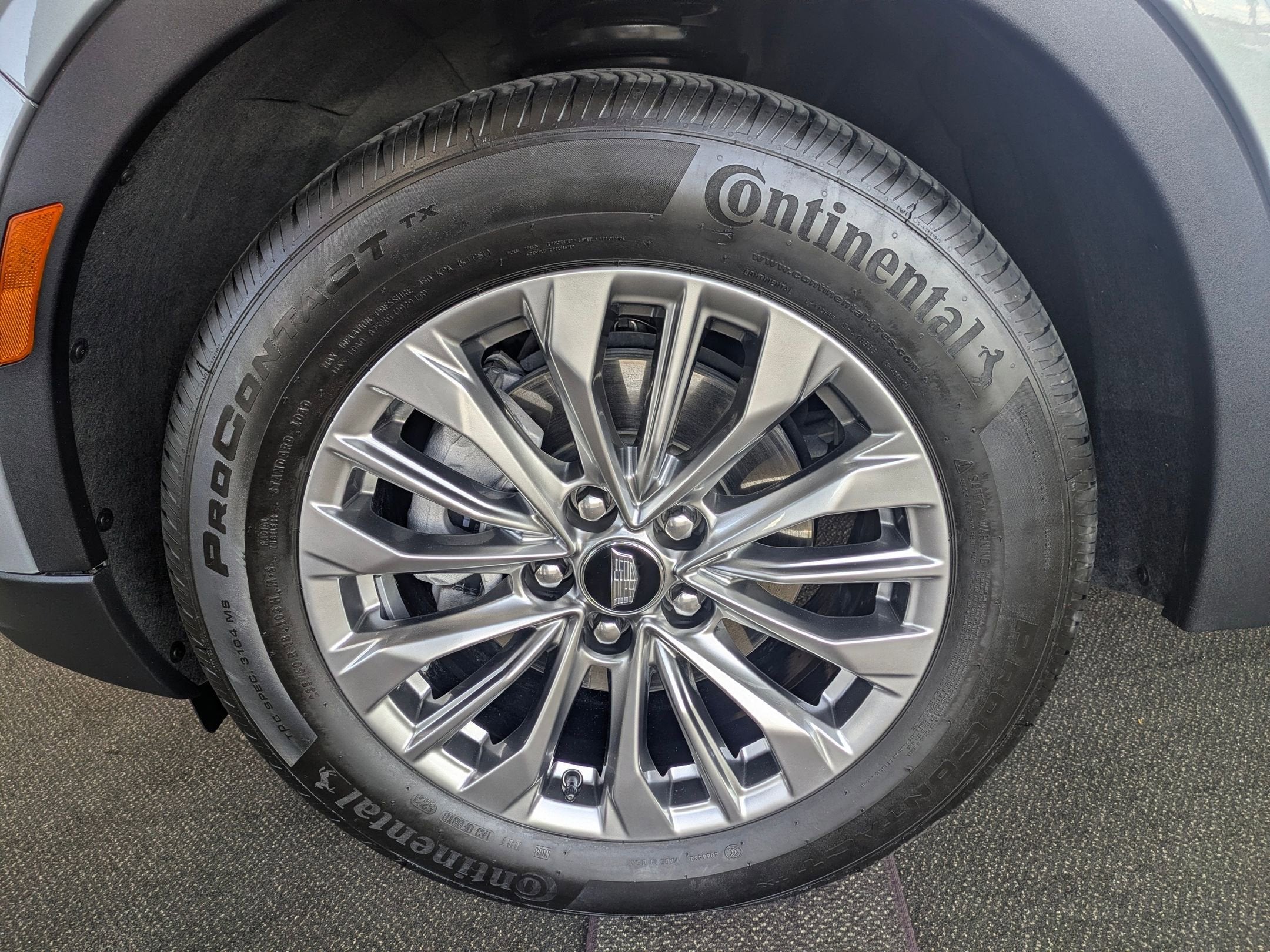 2024 Cadillac XT4 Premium Luxury