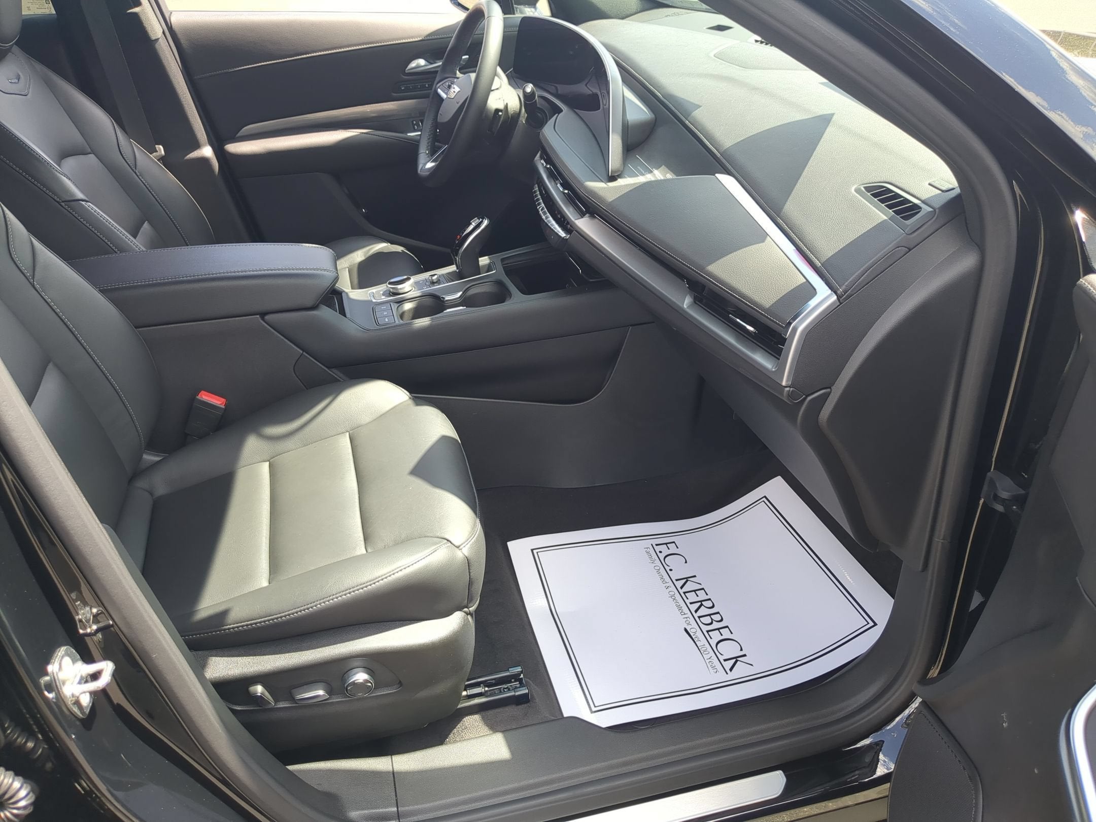2024 Cadillac XT4 Premium Luxury