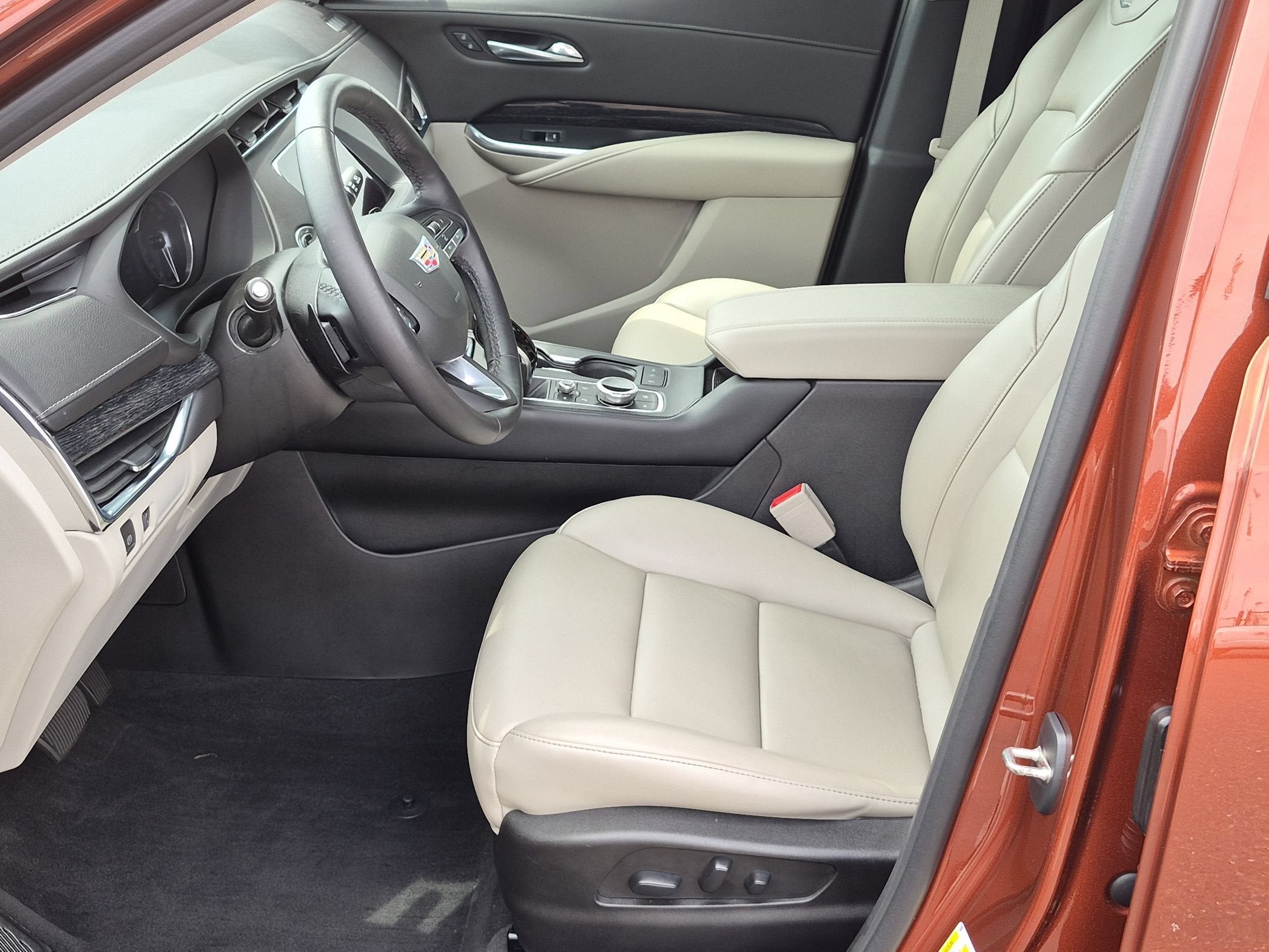 2021 Cadillac XT4 FWD Premium Luxury