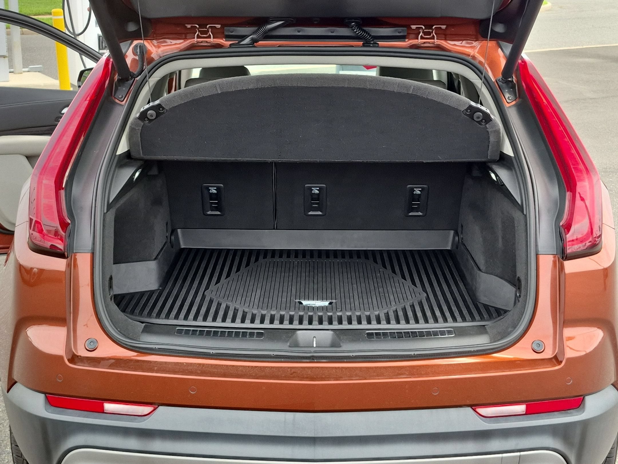 2021 Cadillac XT4 FWD Premium Luxury